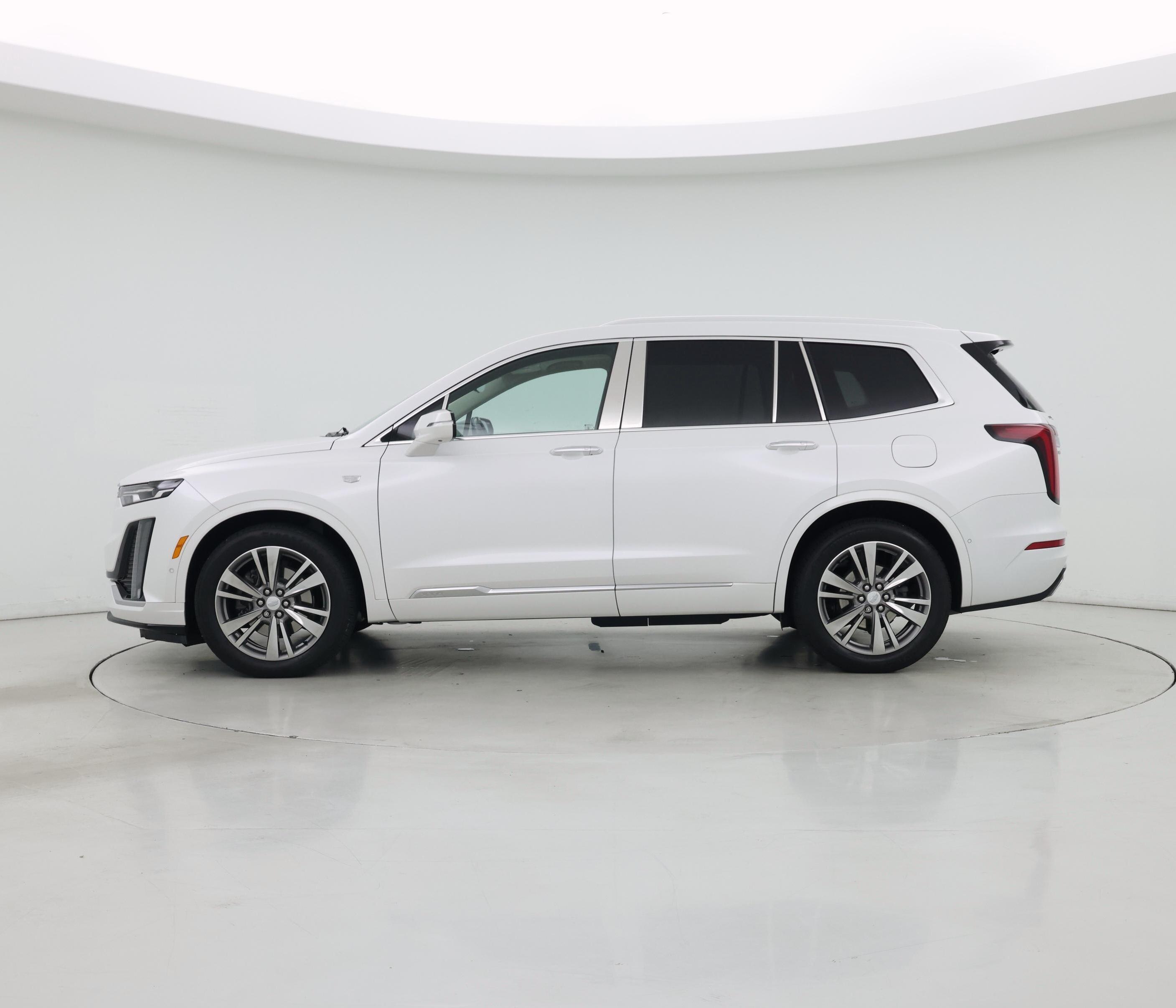 Thumbnail: 2021 Cadillac XT6 - 3