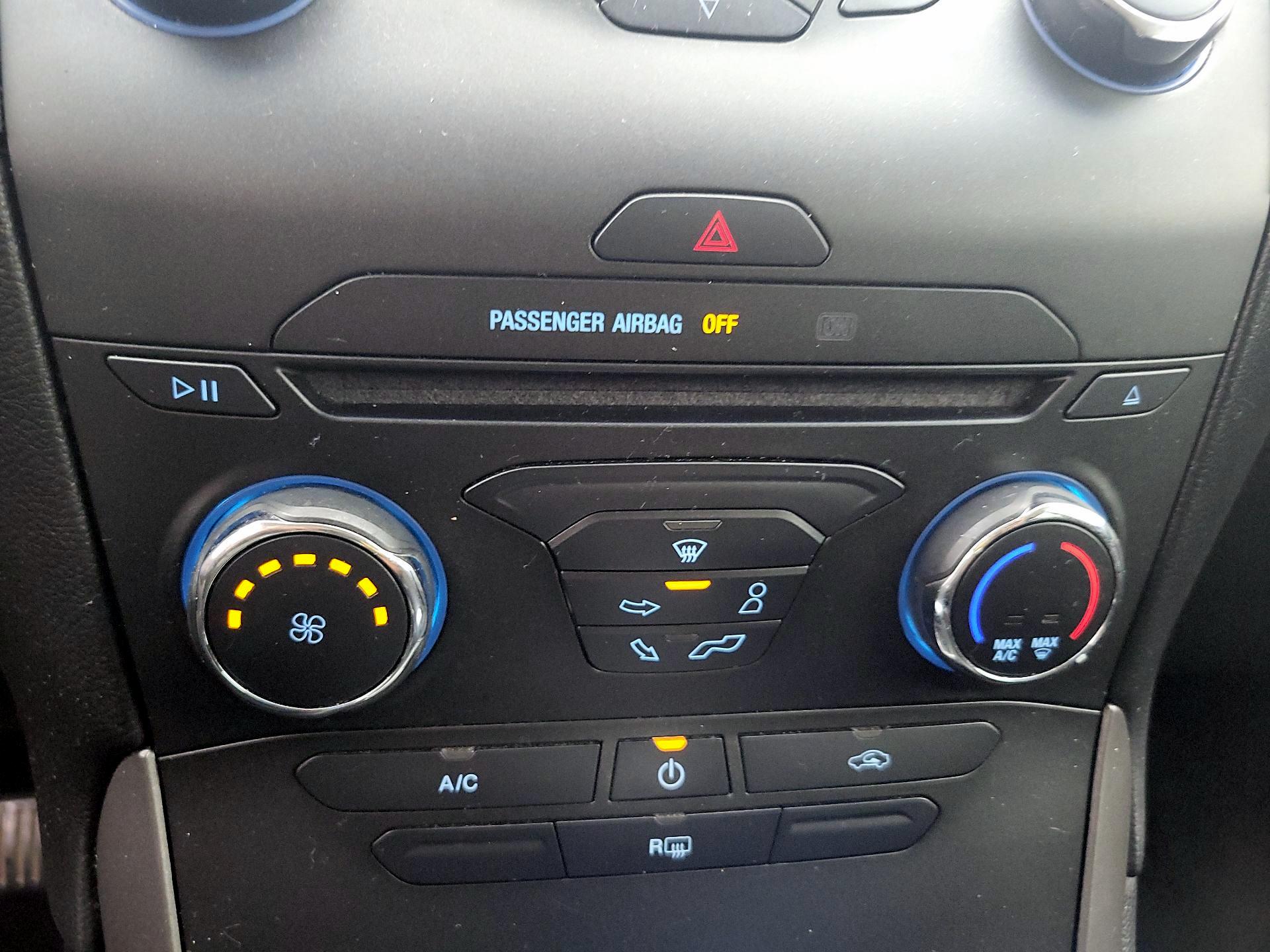 Thumbnail: 2017 Ford Edge - 16