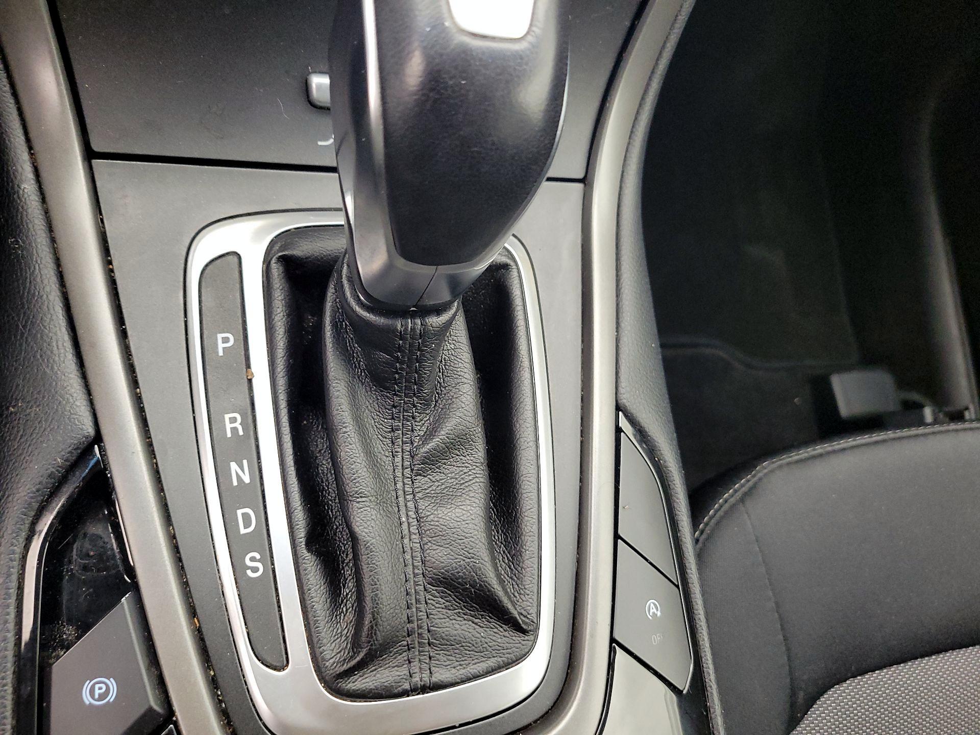 Thumbnail: 2017 Ford Edge - 17