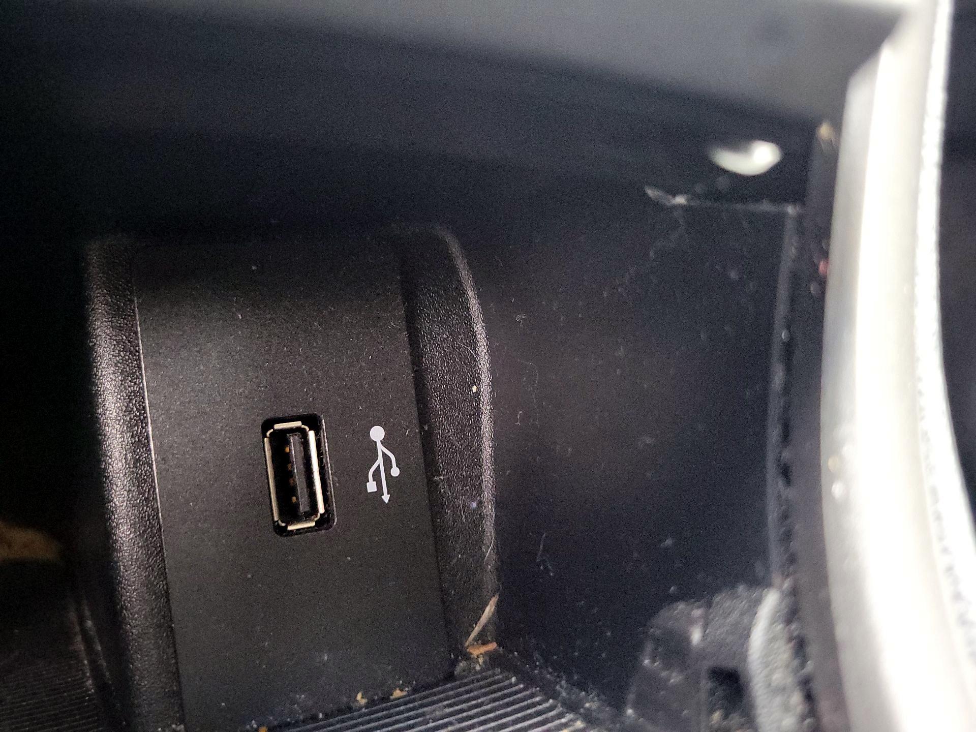 Thumbnail: 2017 Ford Edge - 18