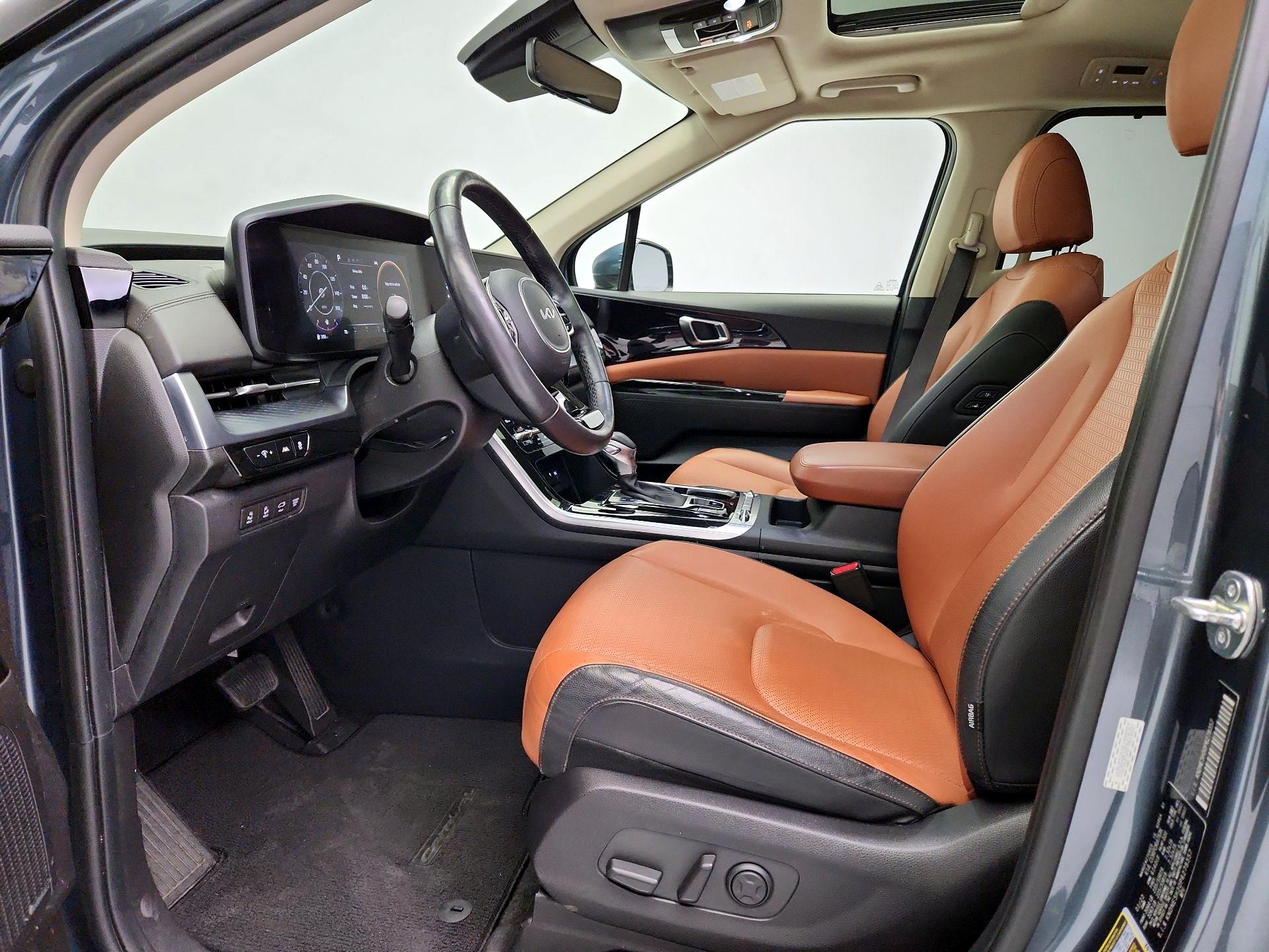 Thumbnail: 2023 Kia Carnival - 11