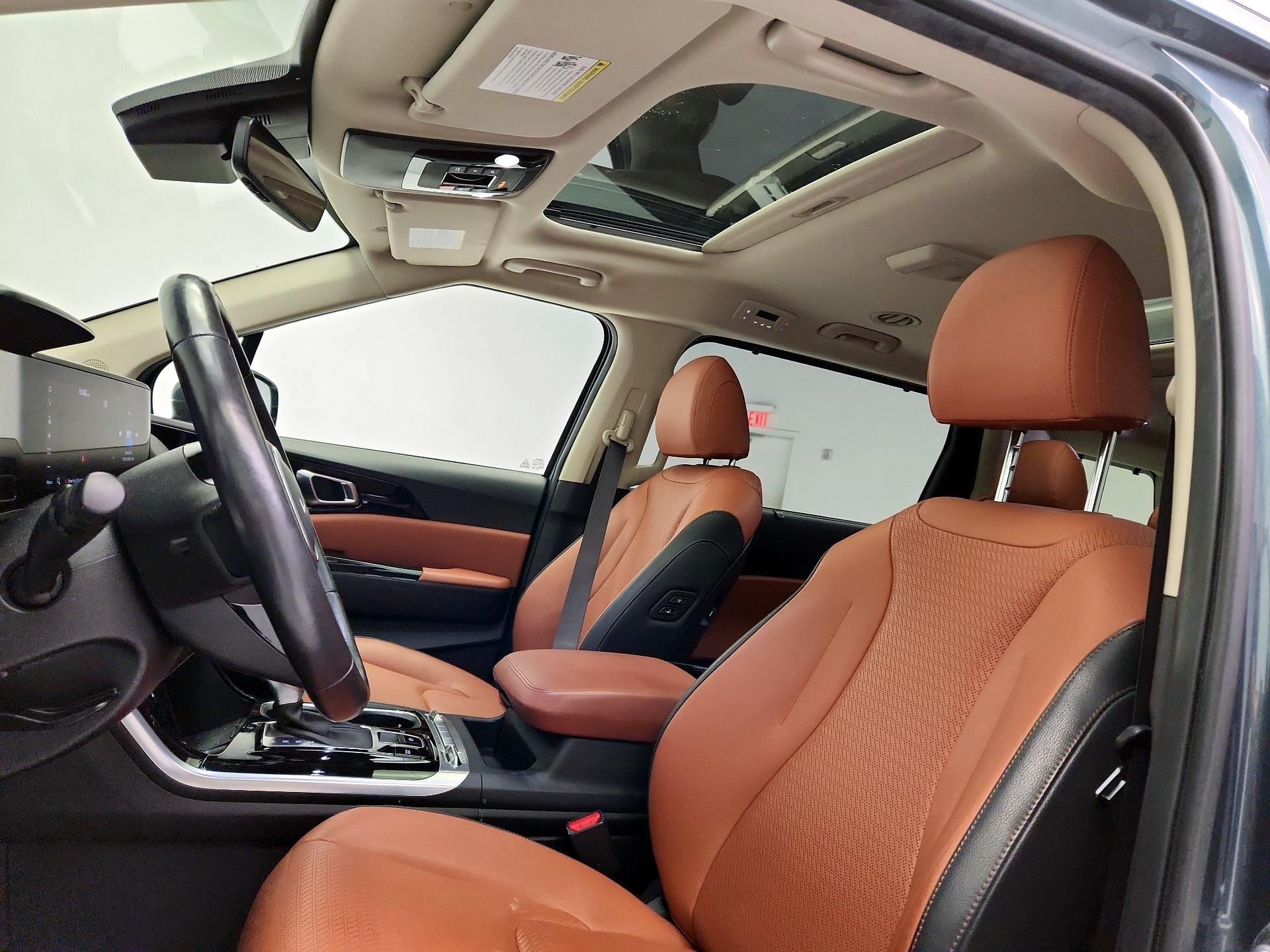 Thumbnail: 2023 Kia Carnival - 20