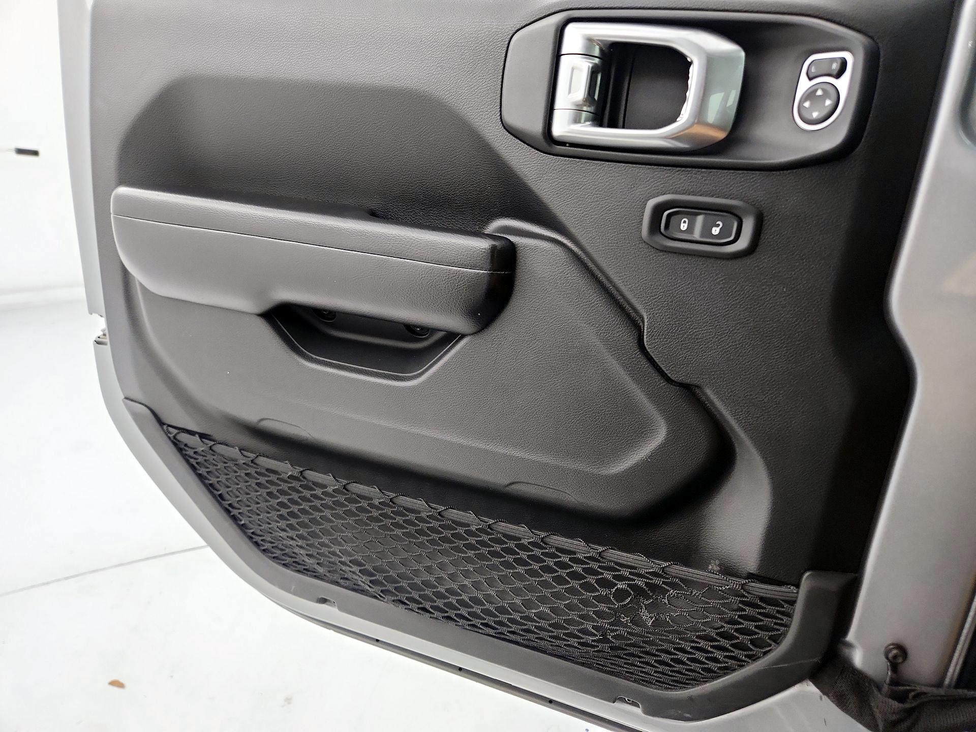 Thumbnail: 2020 Jeep Gladiator - 12