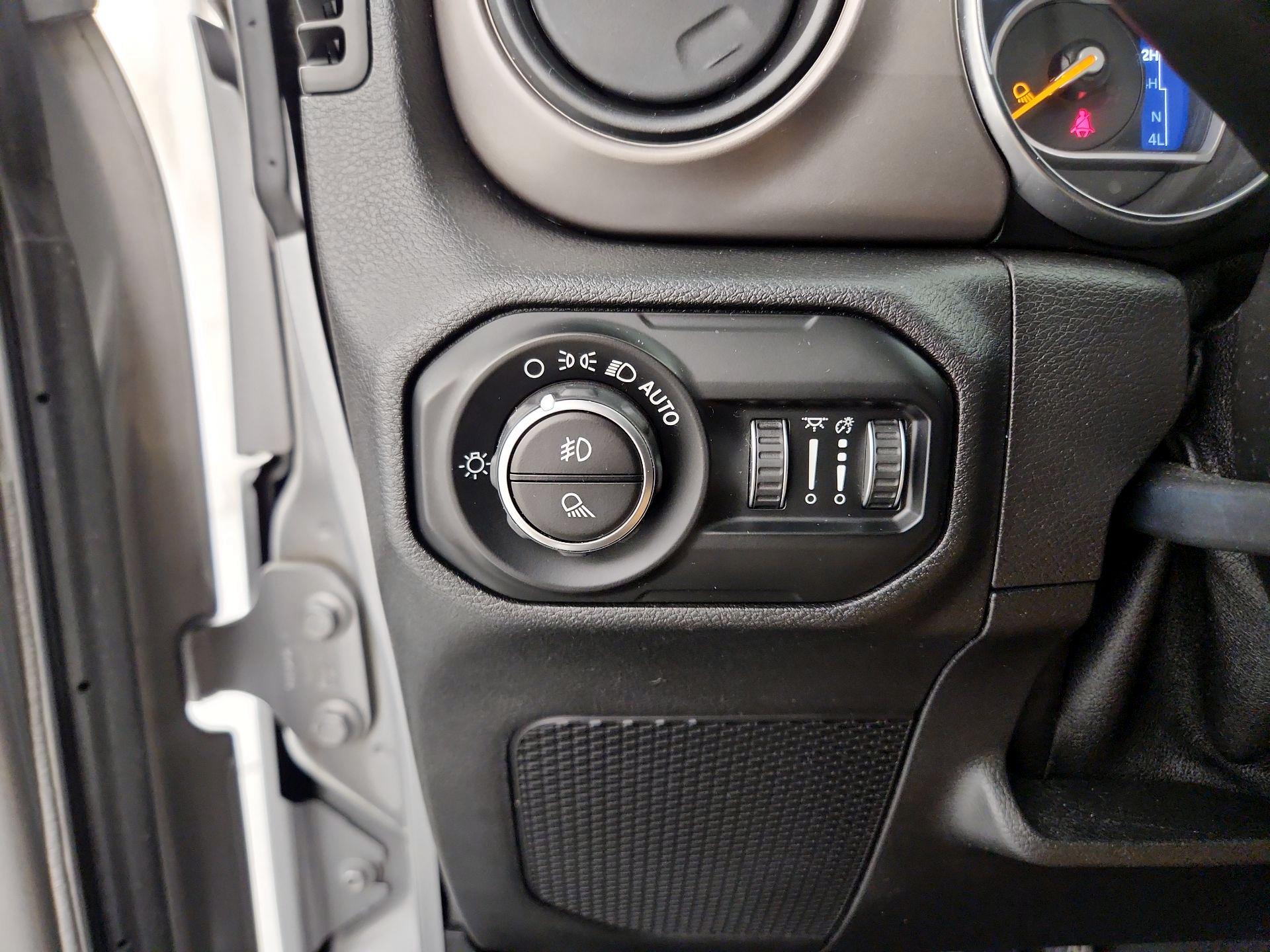 Thumbnail: 2020 Jeep Gladiator - 13