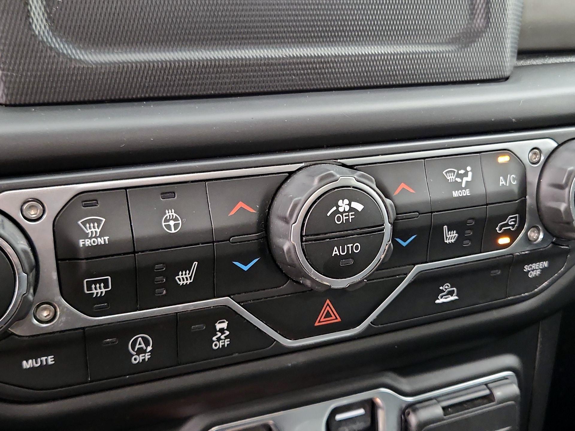 Thumbnail: 2020 Jeep Gladiator - 16