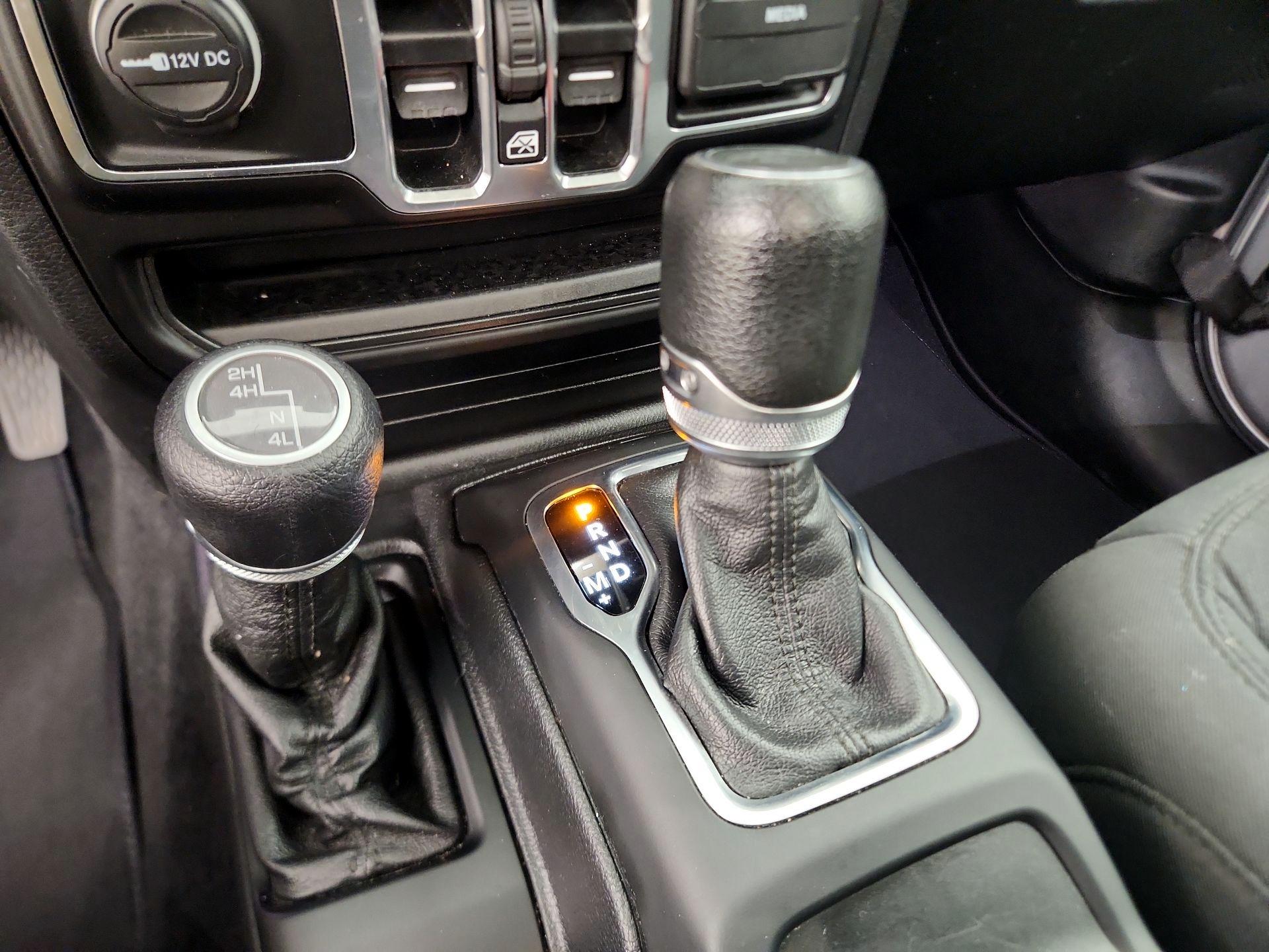 Thumbnail: 2020 Jeep Gladiator - 17