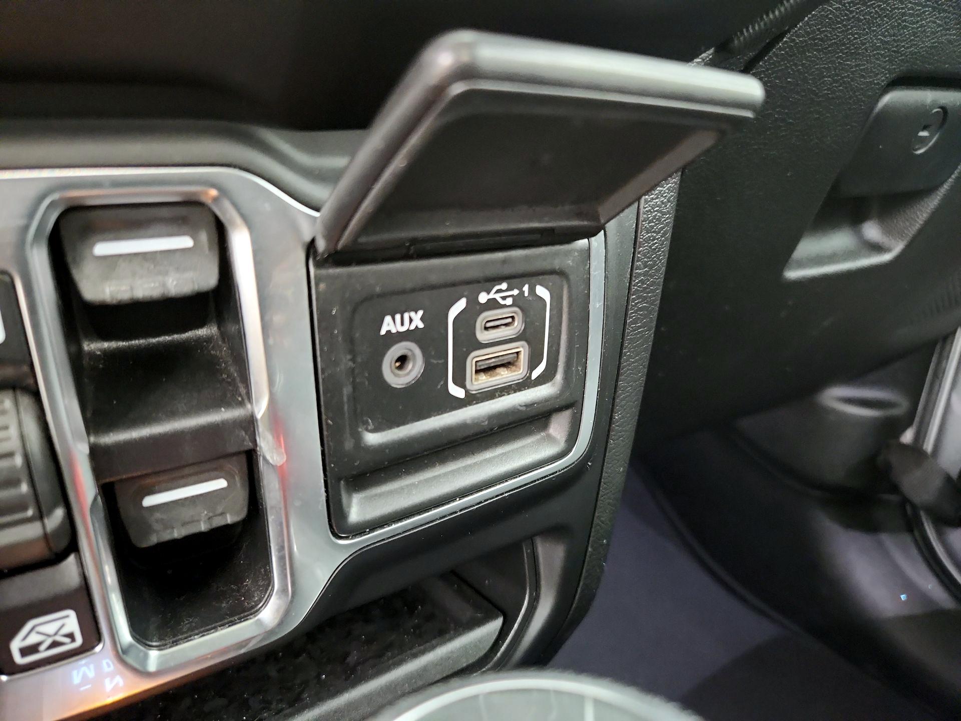 Thumbnail: 2020 Jeep Gladiator - 18