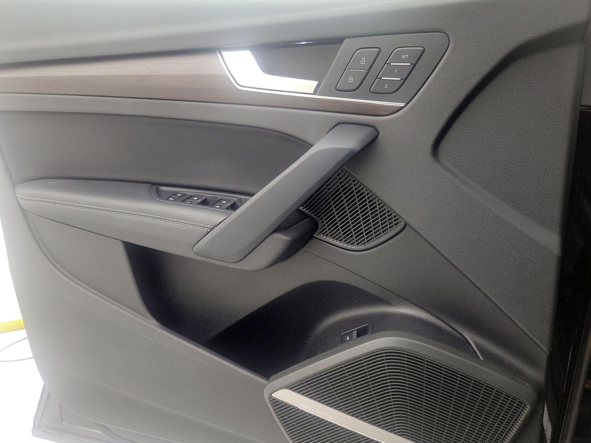 Thumbnail: 2023 Audi Q5 - 12