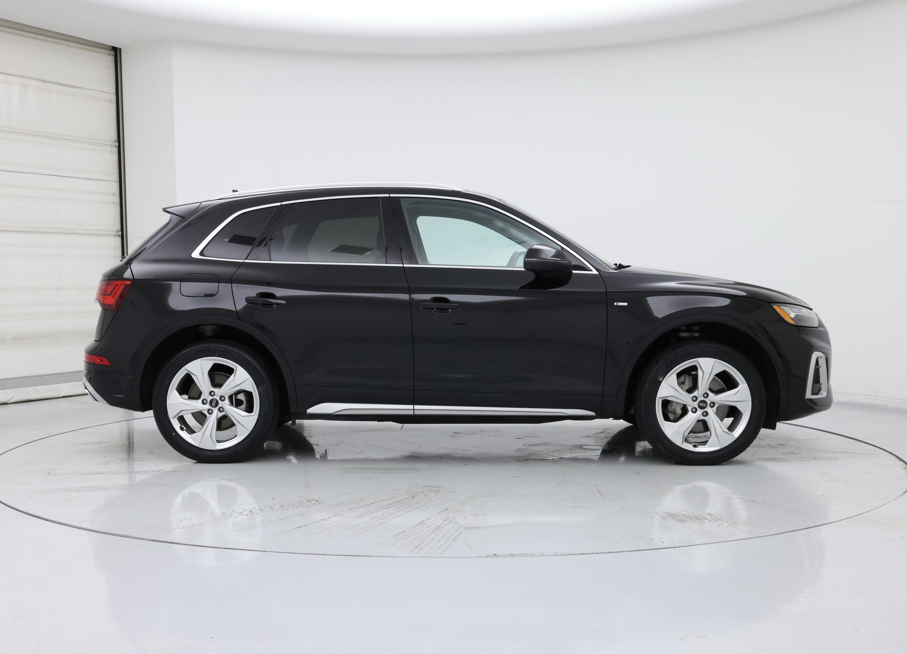 Thumbnail: 2023 Audi Q5 - 7