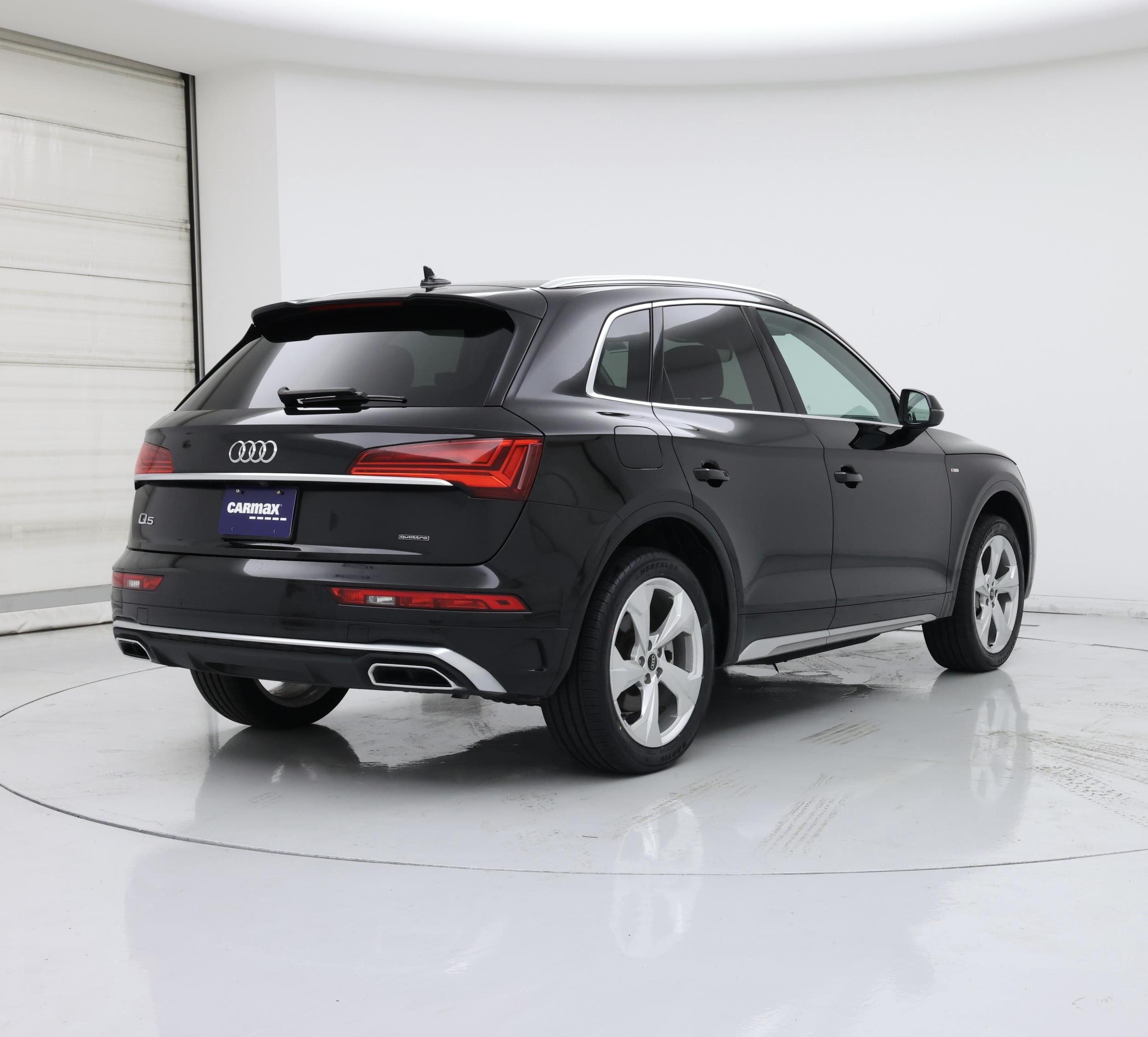 Thumbnail: 2023 Audi Q5 - 8