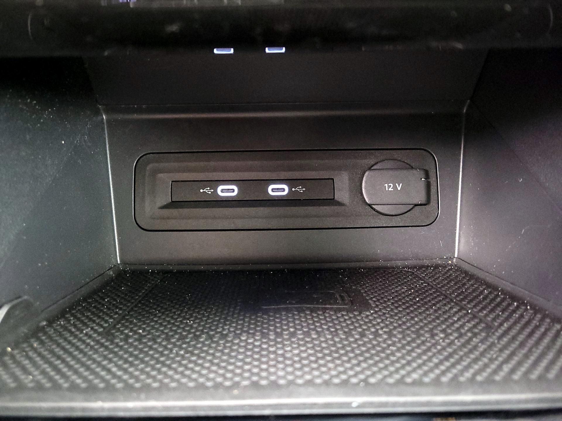 Thumbnail: 2022 Volkswagen Atlas - 18