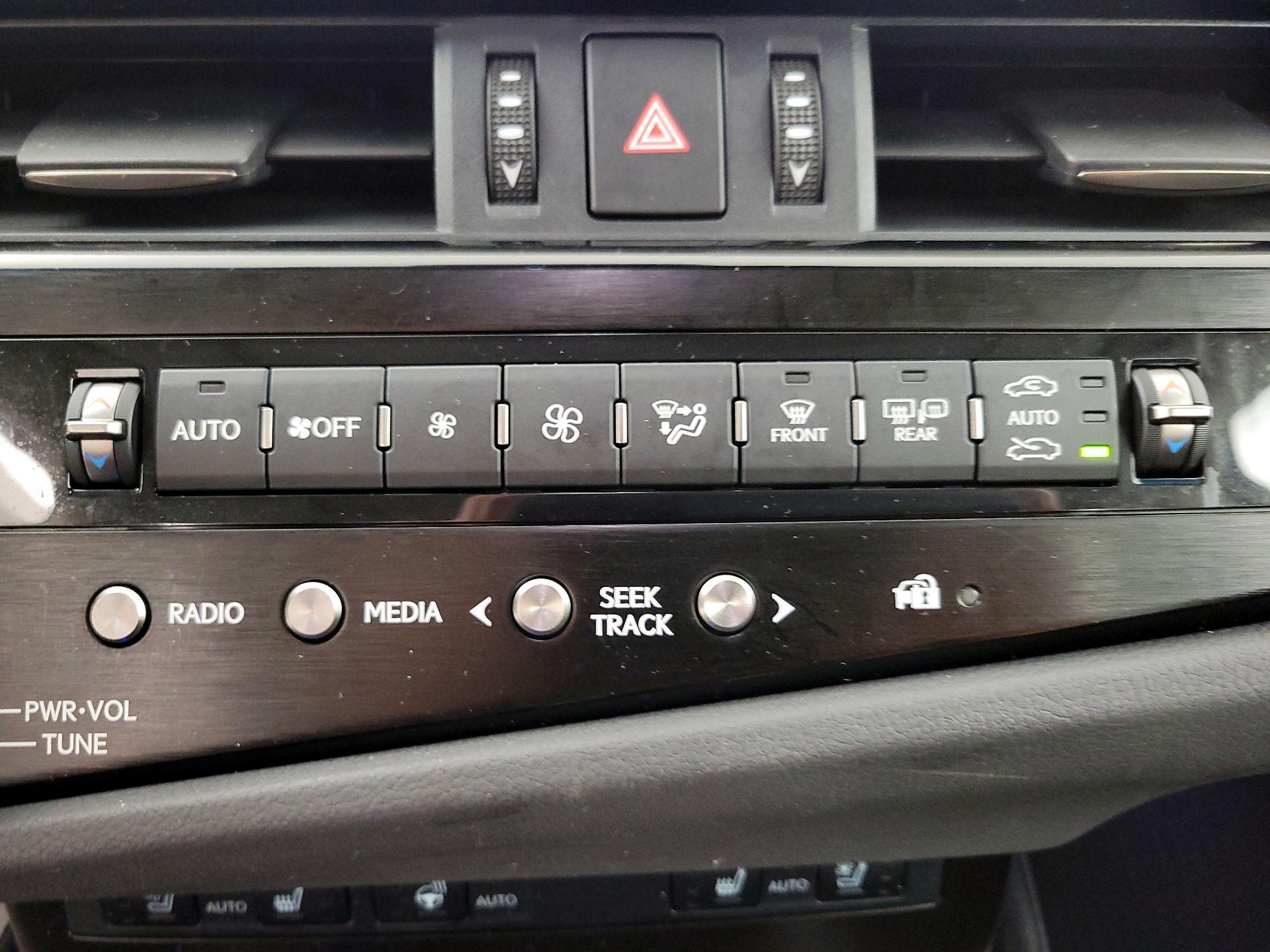 Thumbnail: 2024 Lexus ES - 16