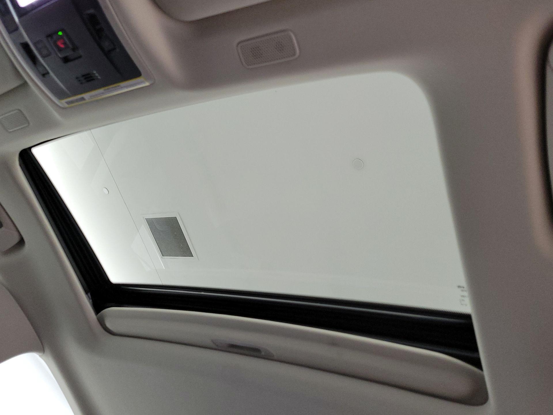 Thumbnail: 2024 Lexus ES - 19