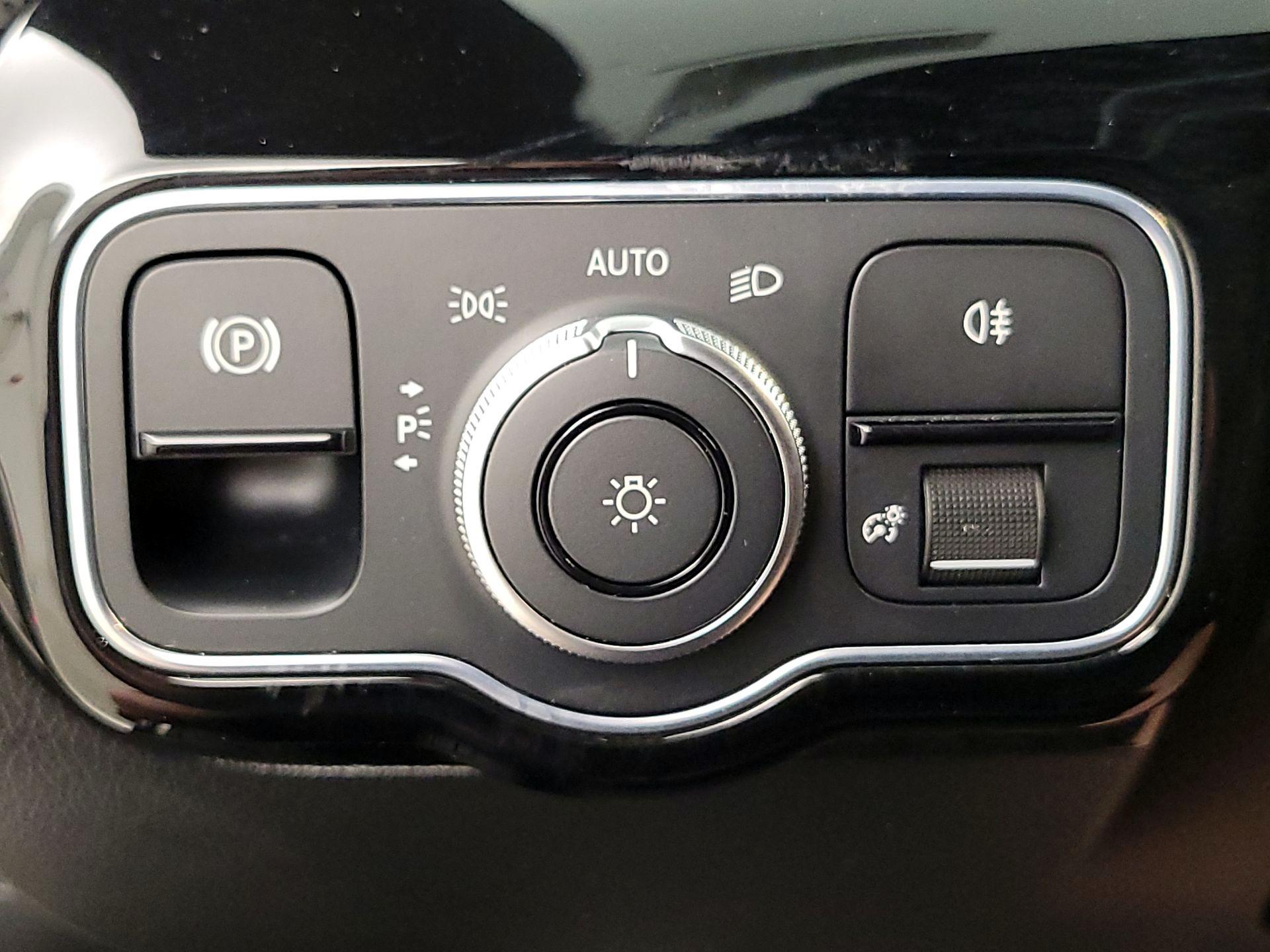 Thumbnail: 2021 Mercedes-Benz CLA - 13