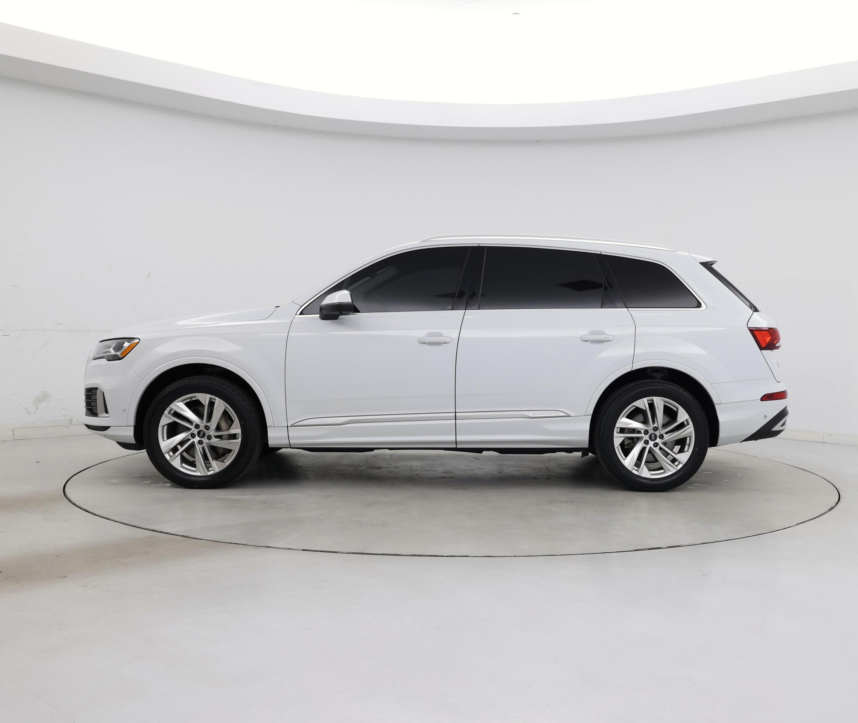 Thumbnail: 2023 Audi Q7 - 3