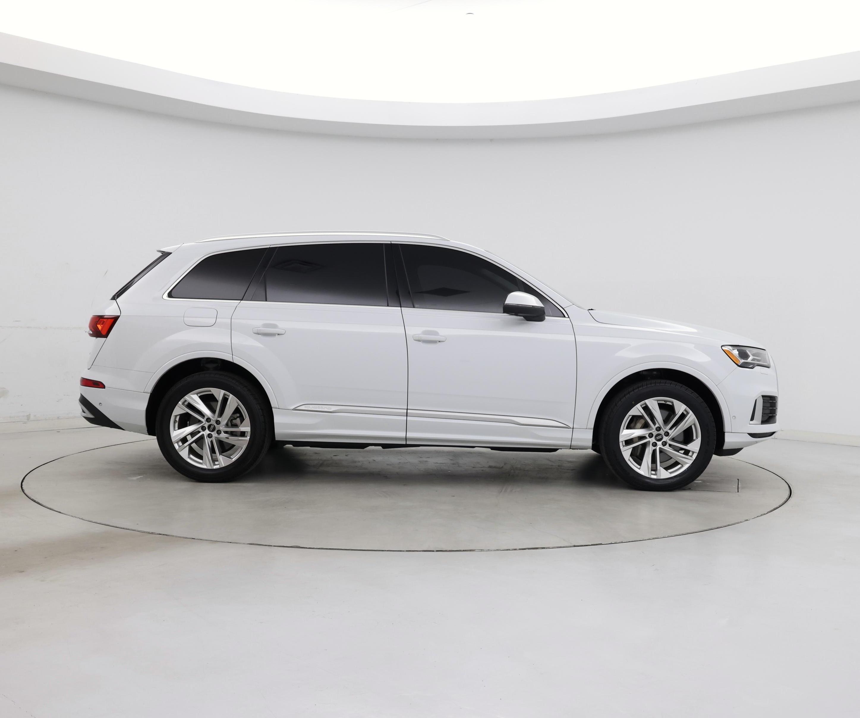 Thumbnail: 2023 Audi Q7 - 7