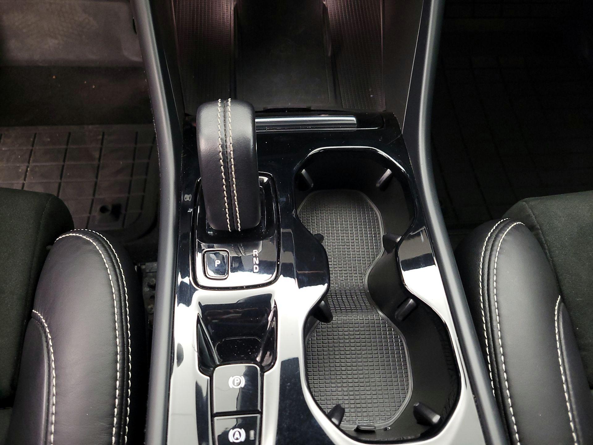 Thumbnail: 2022 Volvo XC40 - 18