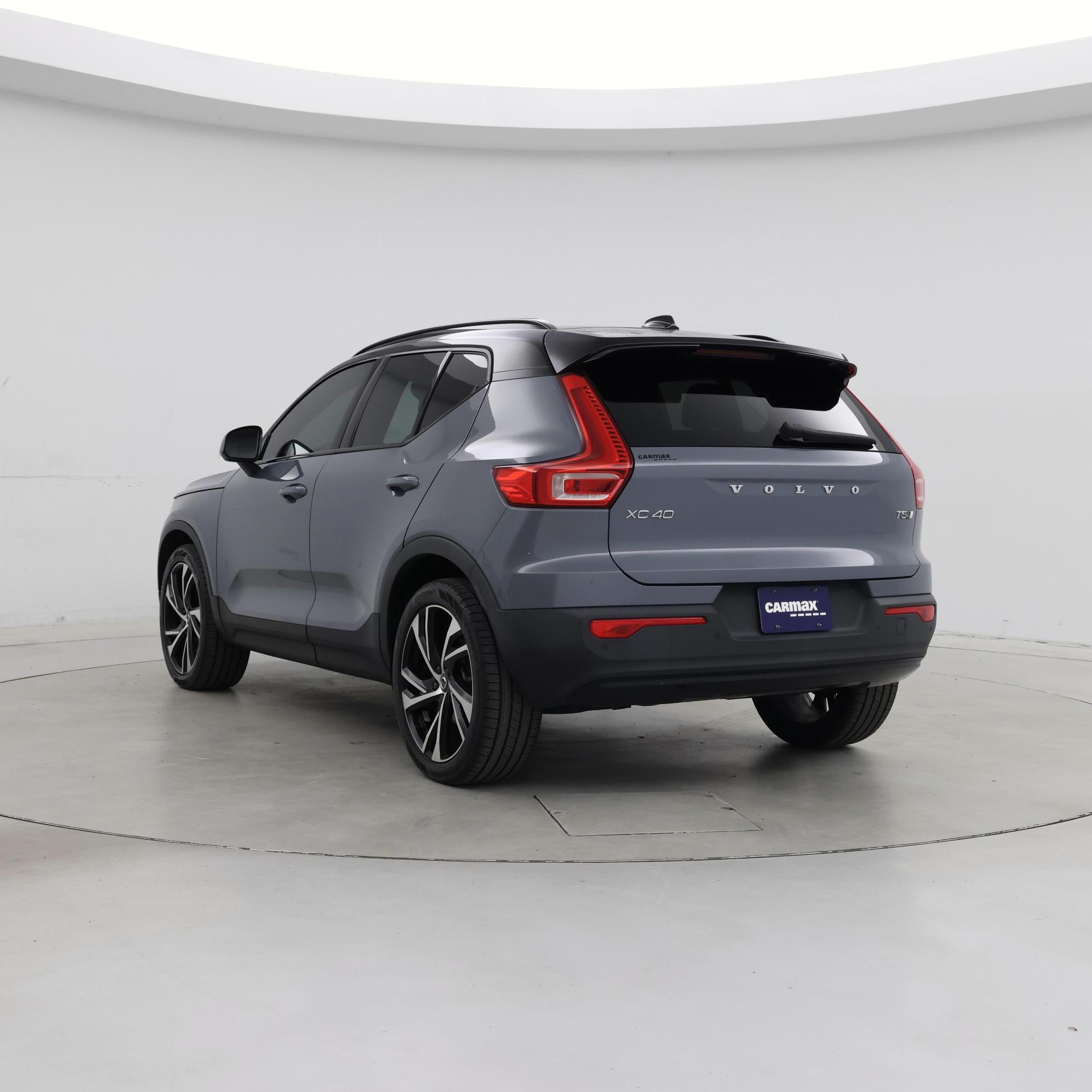 Thumbnail: 2022 Volvo XC40 - 2