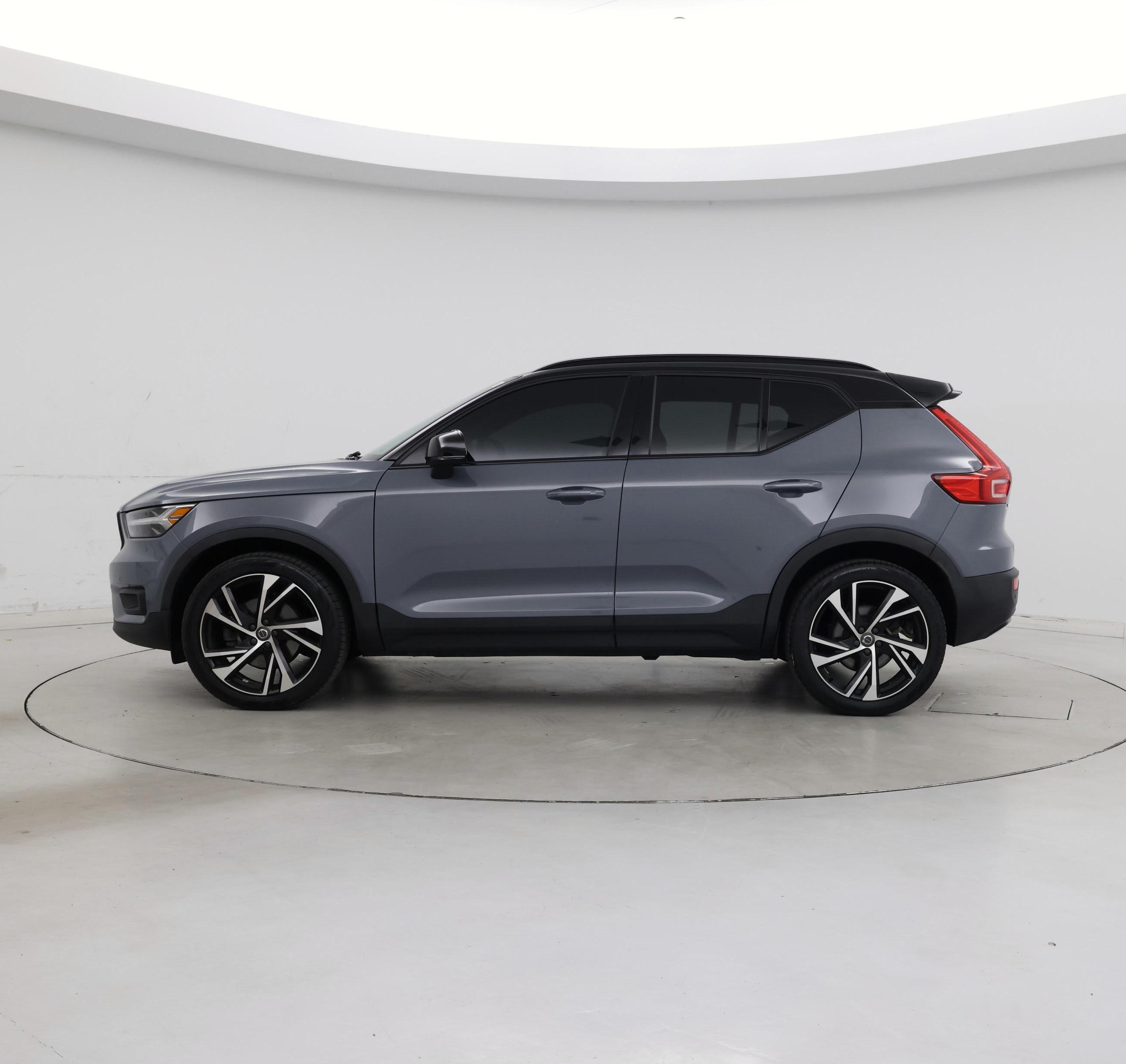 Thumbnail: 2022 Volvo XC40 - 3