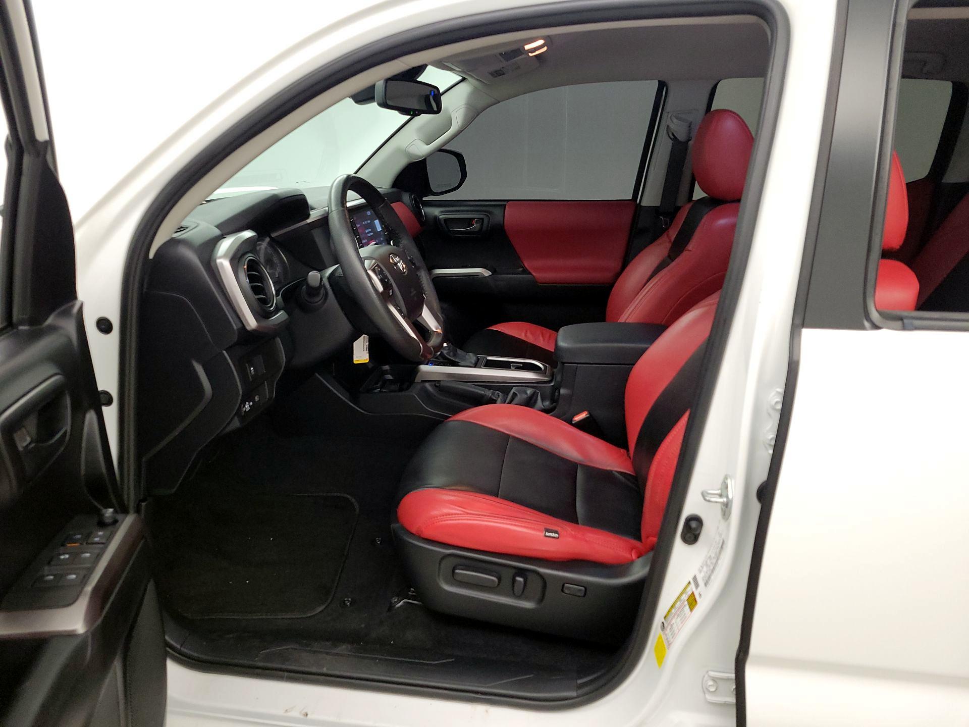 Thumbnail: 2022 Toyota Tacoma - 11