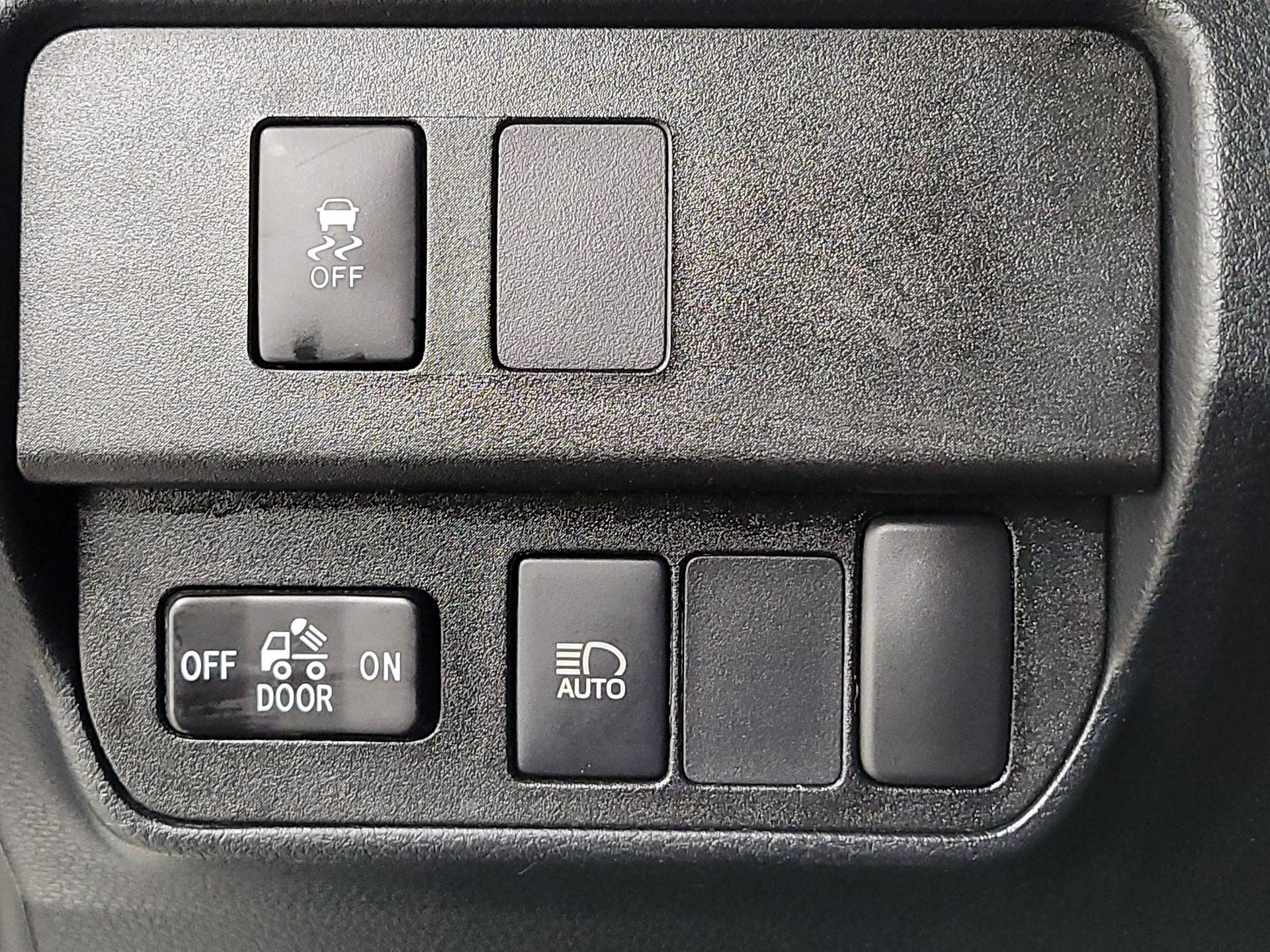 Thumbnail: 2022 Toyota Tacoma - 13