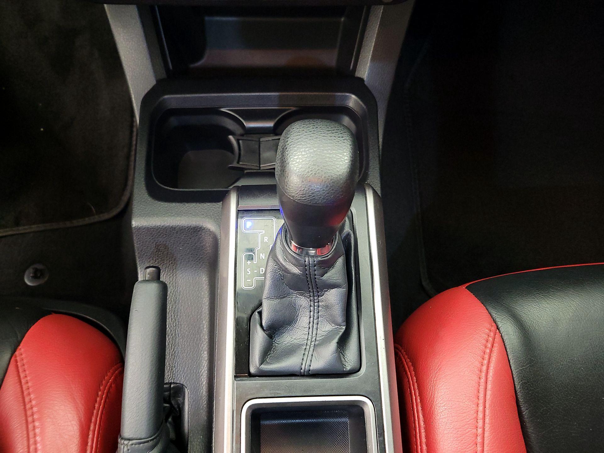 Thumbnail: 2022 Toyota Tacoma - 17