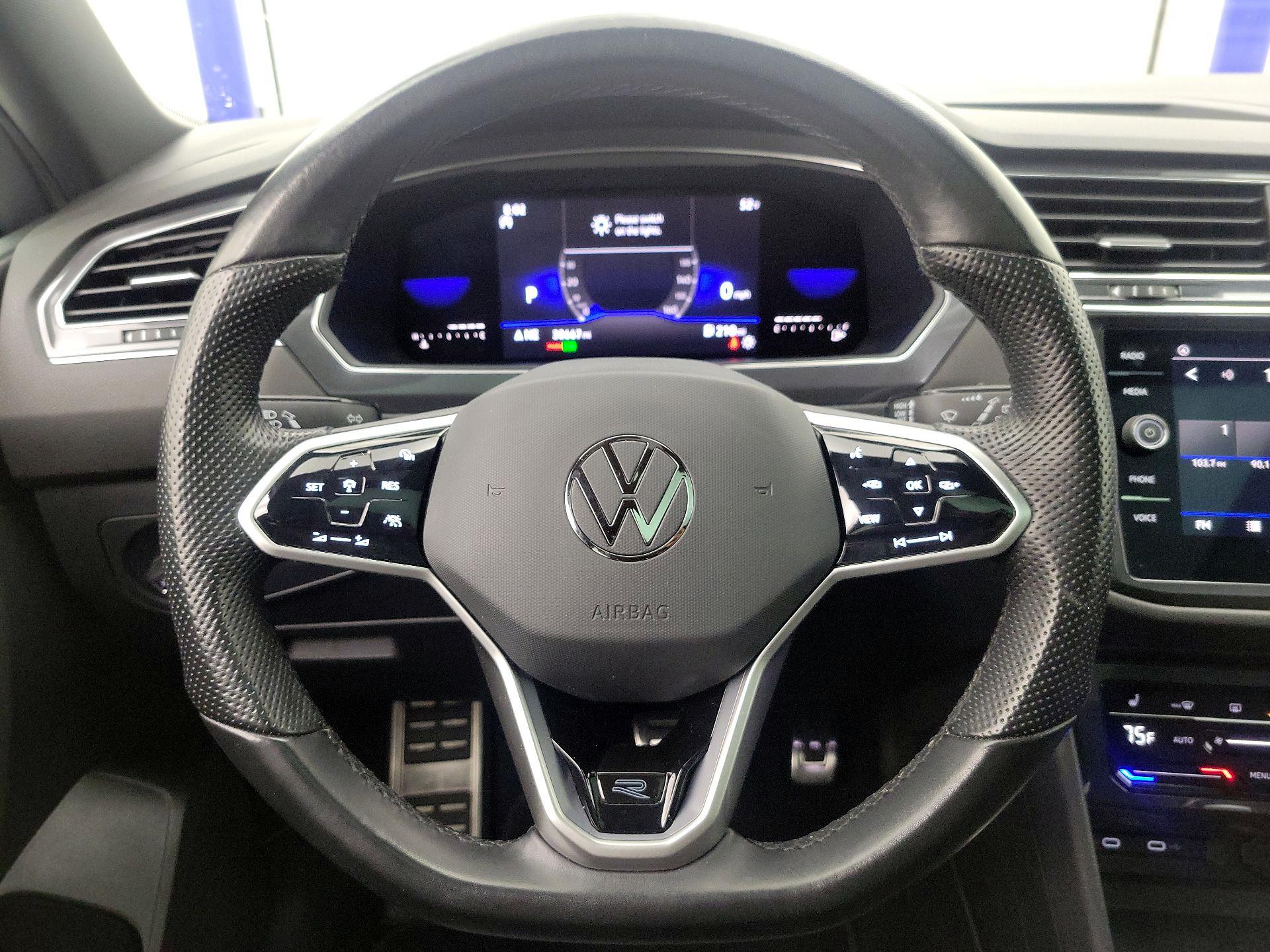 Thumbnail: 2023 Volkswagen Tiguan - 10