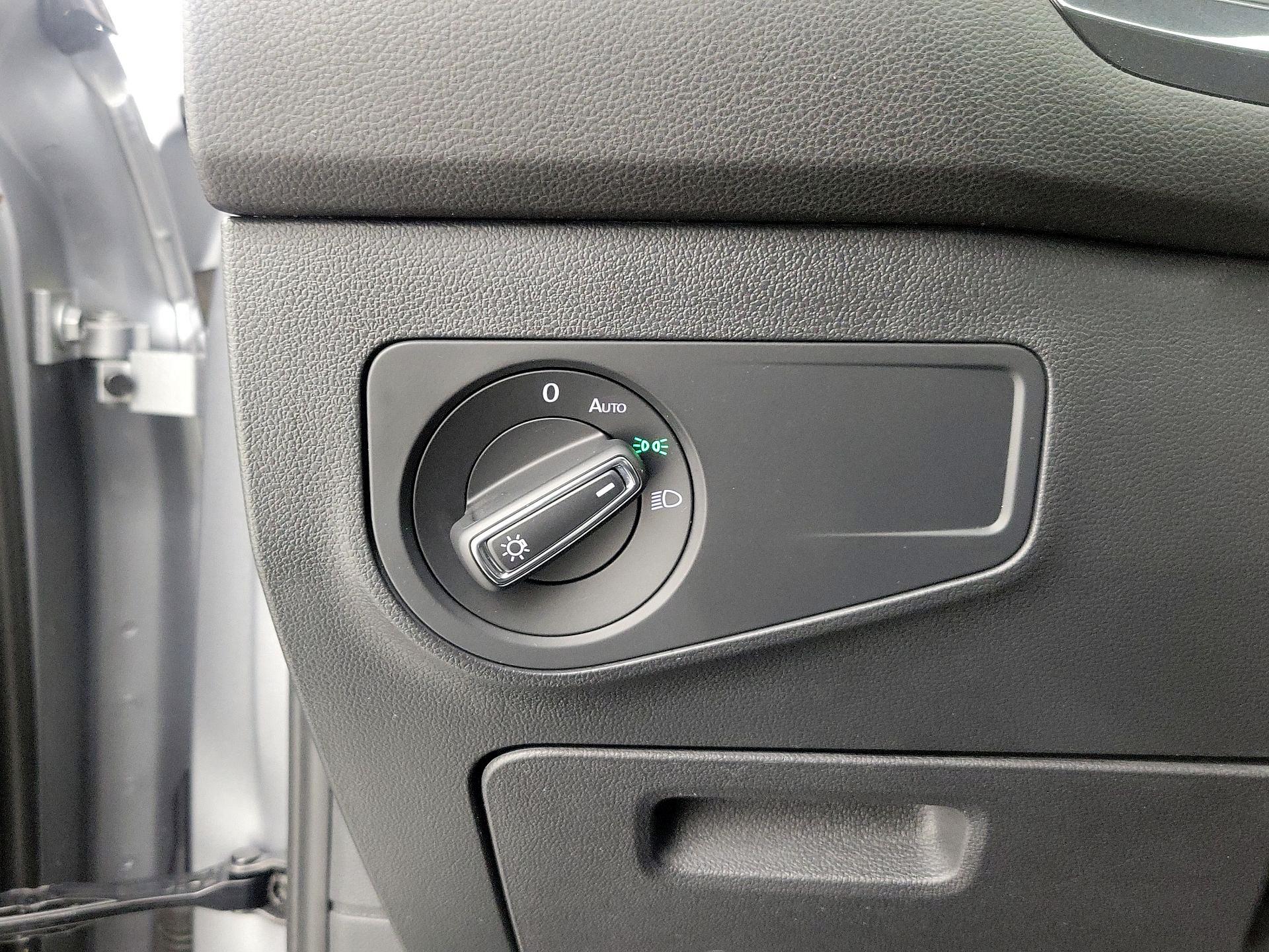 Thumbnail: 2023 Volkswagen Tiguan - 13