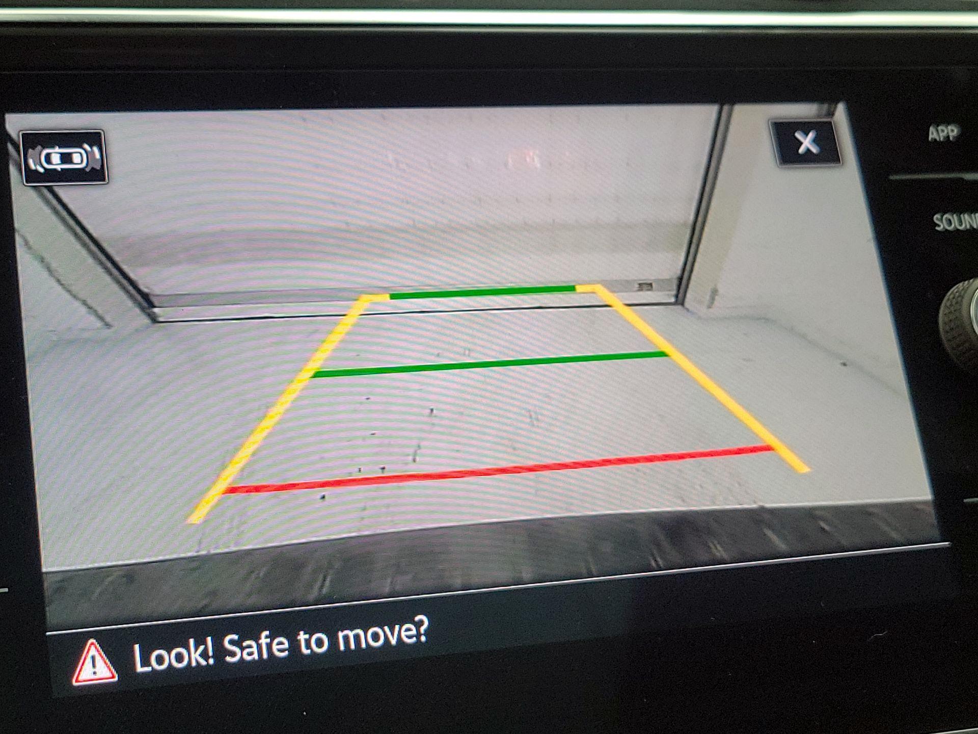 Thumbnail: 2023 Volkswagen Tiguan - 14