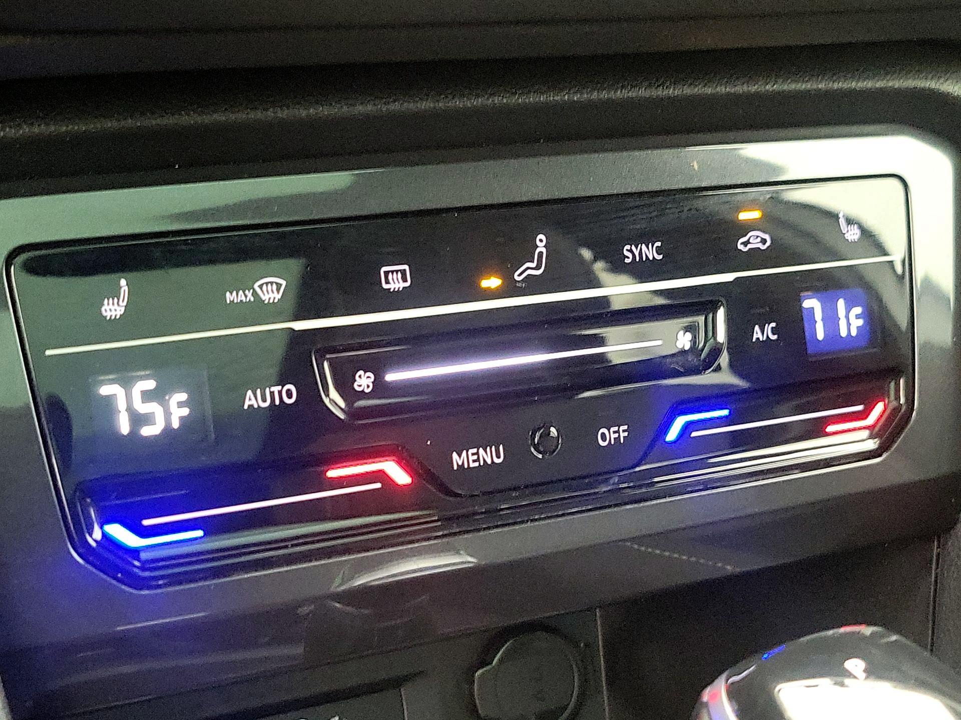 Thumbnail: 2023 Volkswagen Tiguan - 16