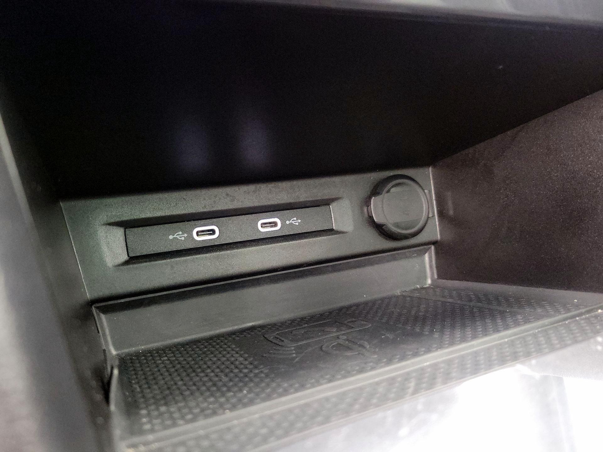 Thumbnail: 2023 Volkswagen Tiguan - 18