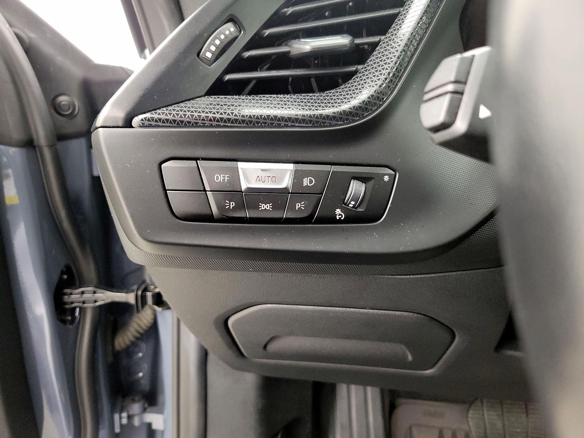 Thumbnail: 2022 BMW 2 Series - 13