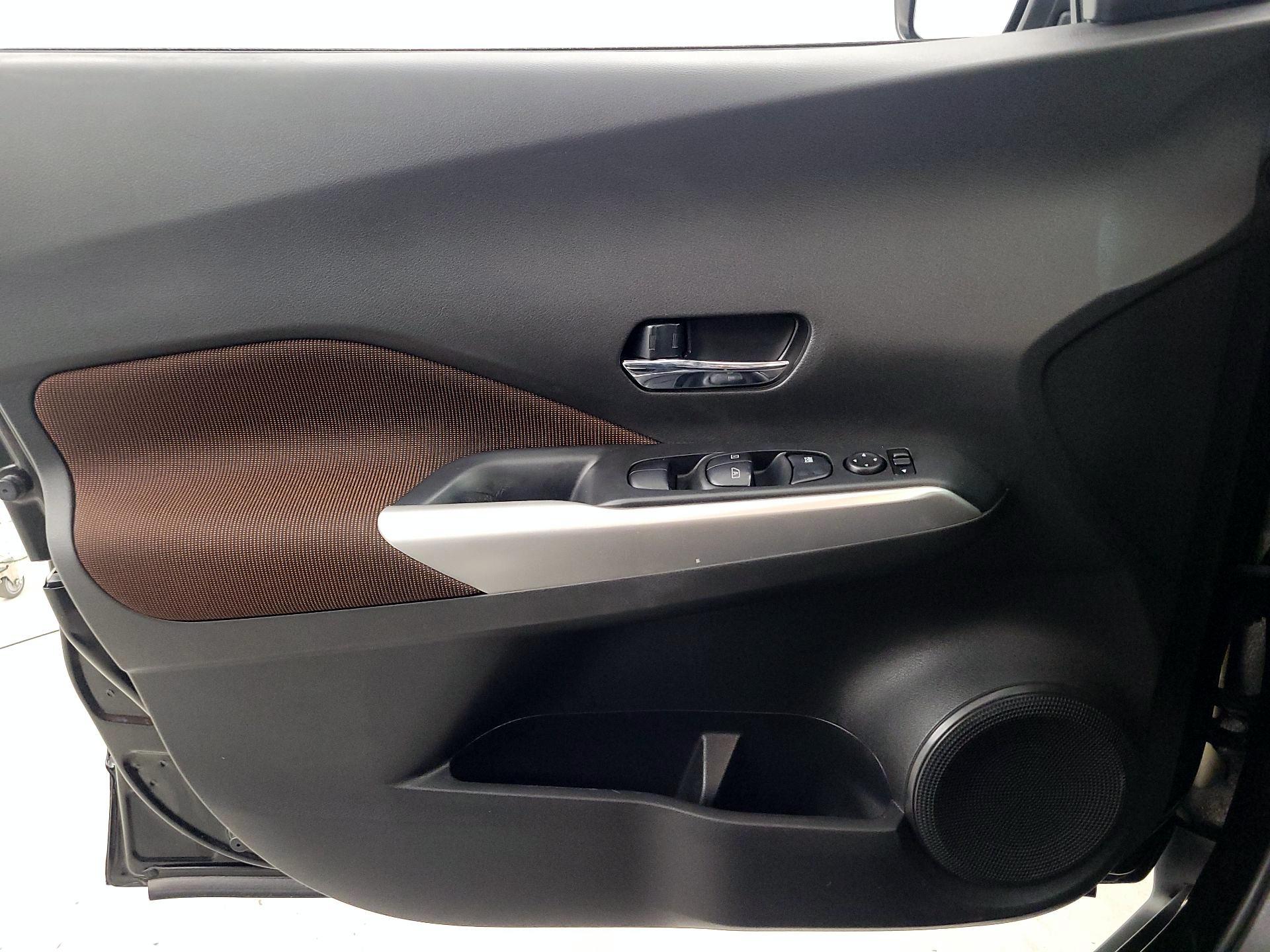 Thumbnail: 2020 Nissan Kicks - 12