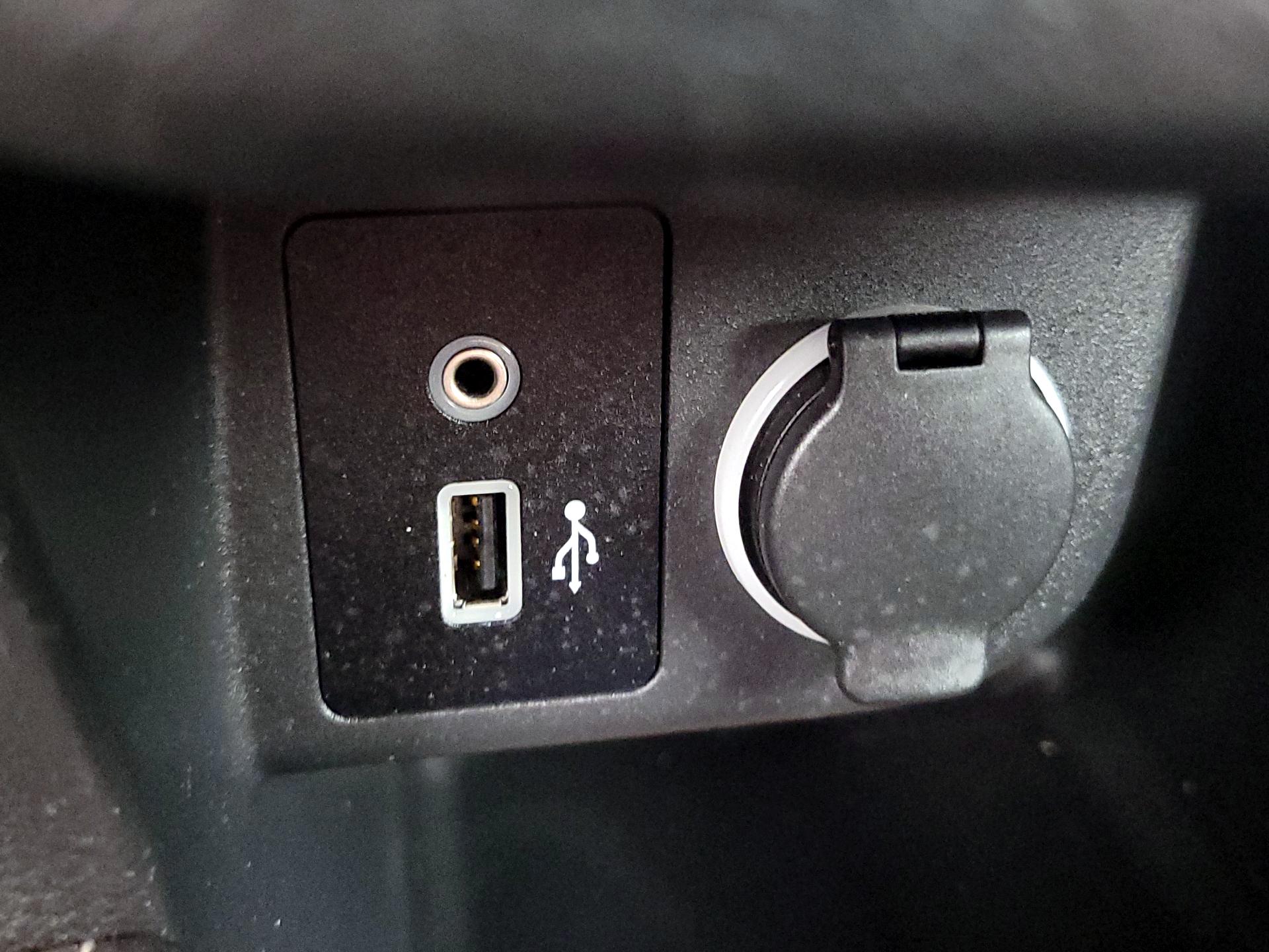 Thumbnail: 2020 Nissan Kicks - 17