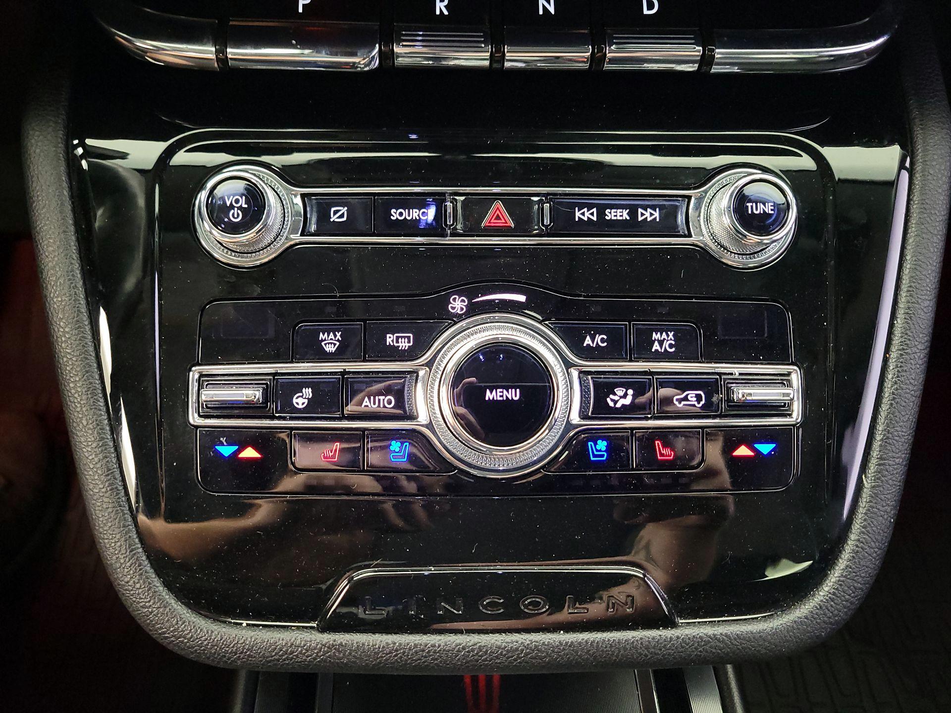 Thumbnail: 2020 Lincoln Corsair - 17