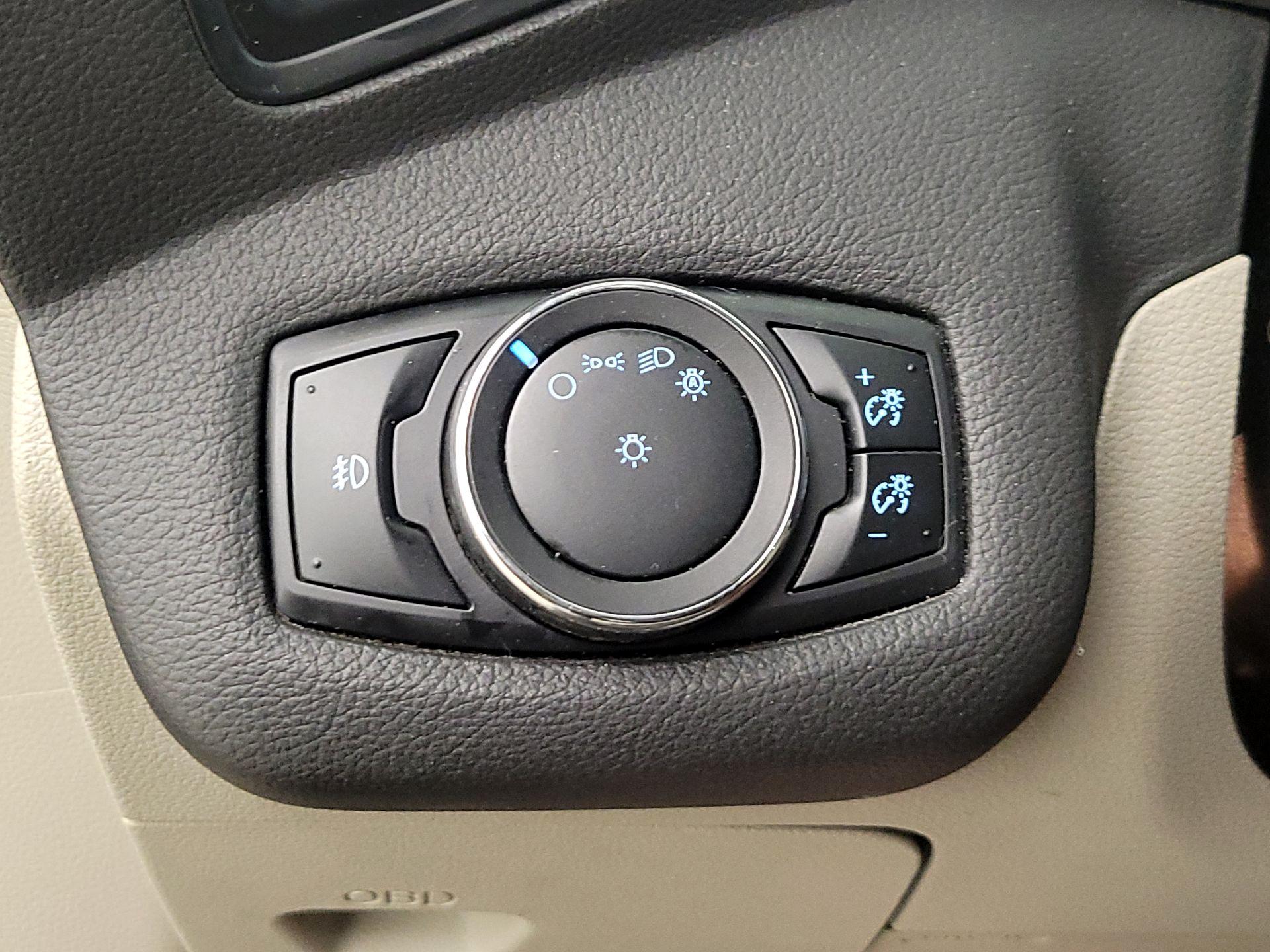 Thumbnail: 2015 Ford Escape - 13