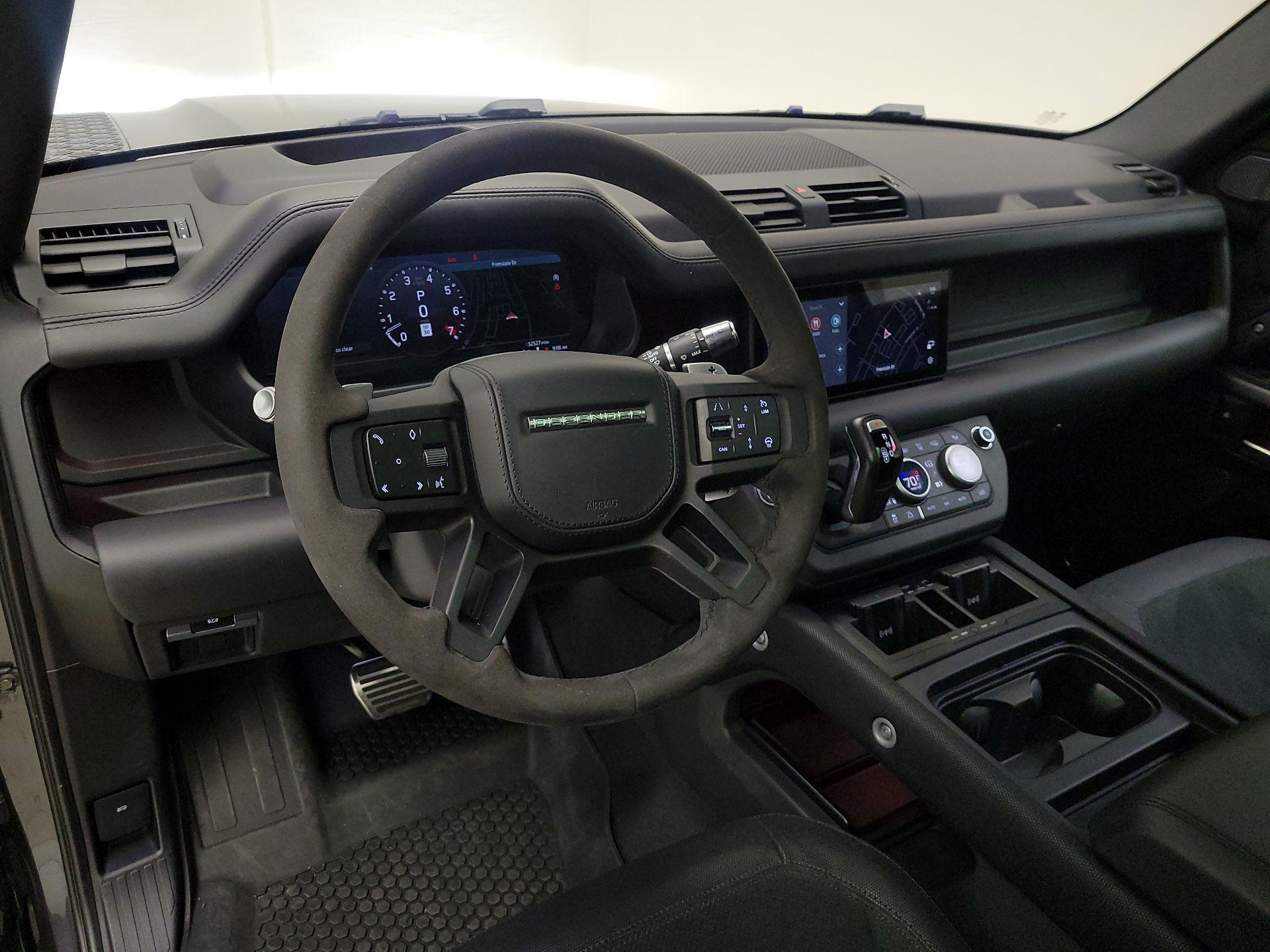 Thumbnail: 2022 Land Rover Defender - 9