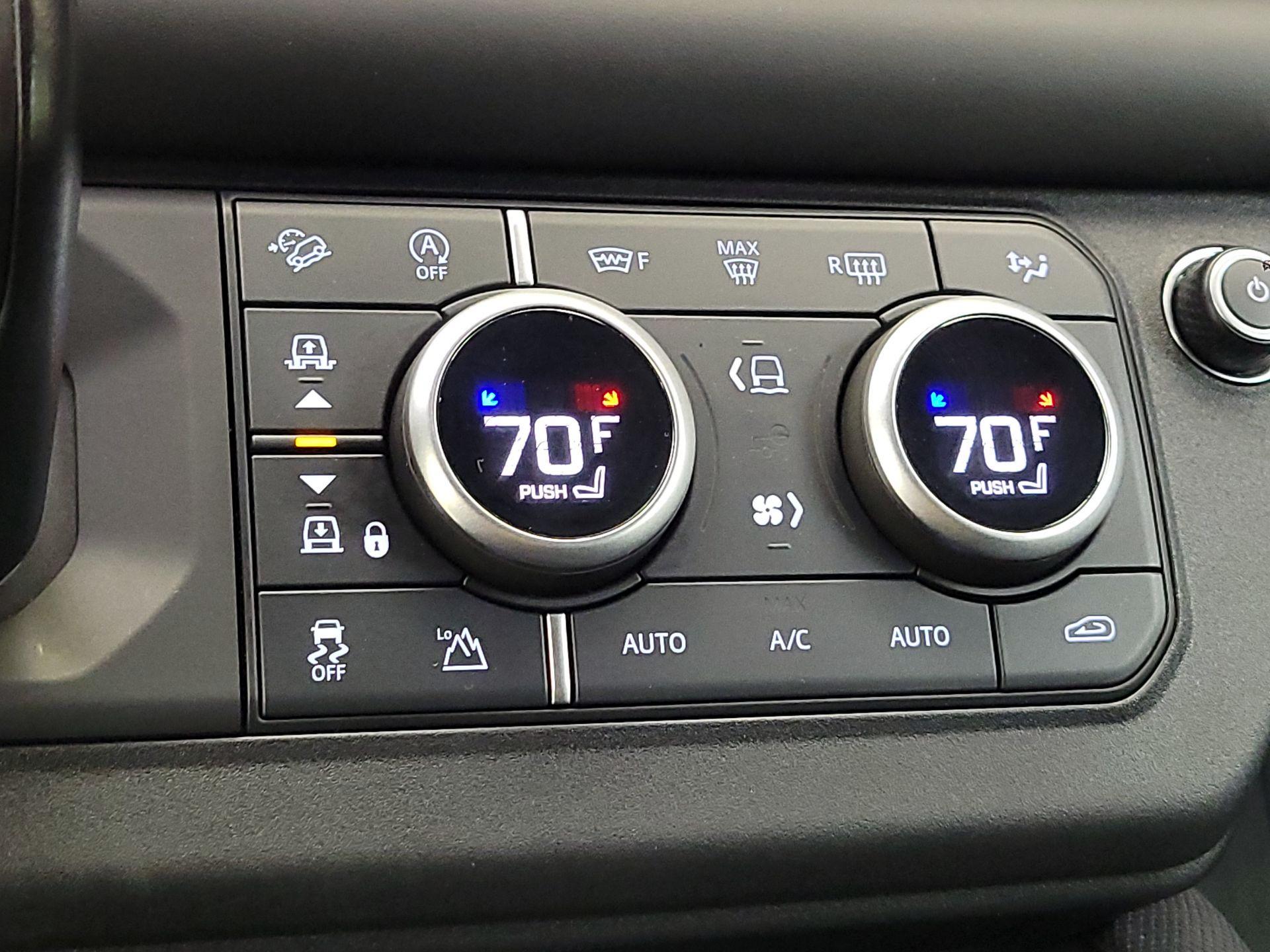 Thumbnail: 2022 Land Rover Defender - 16