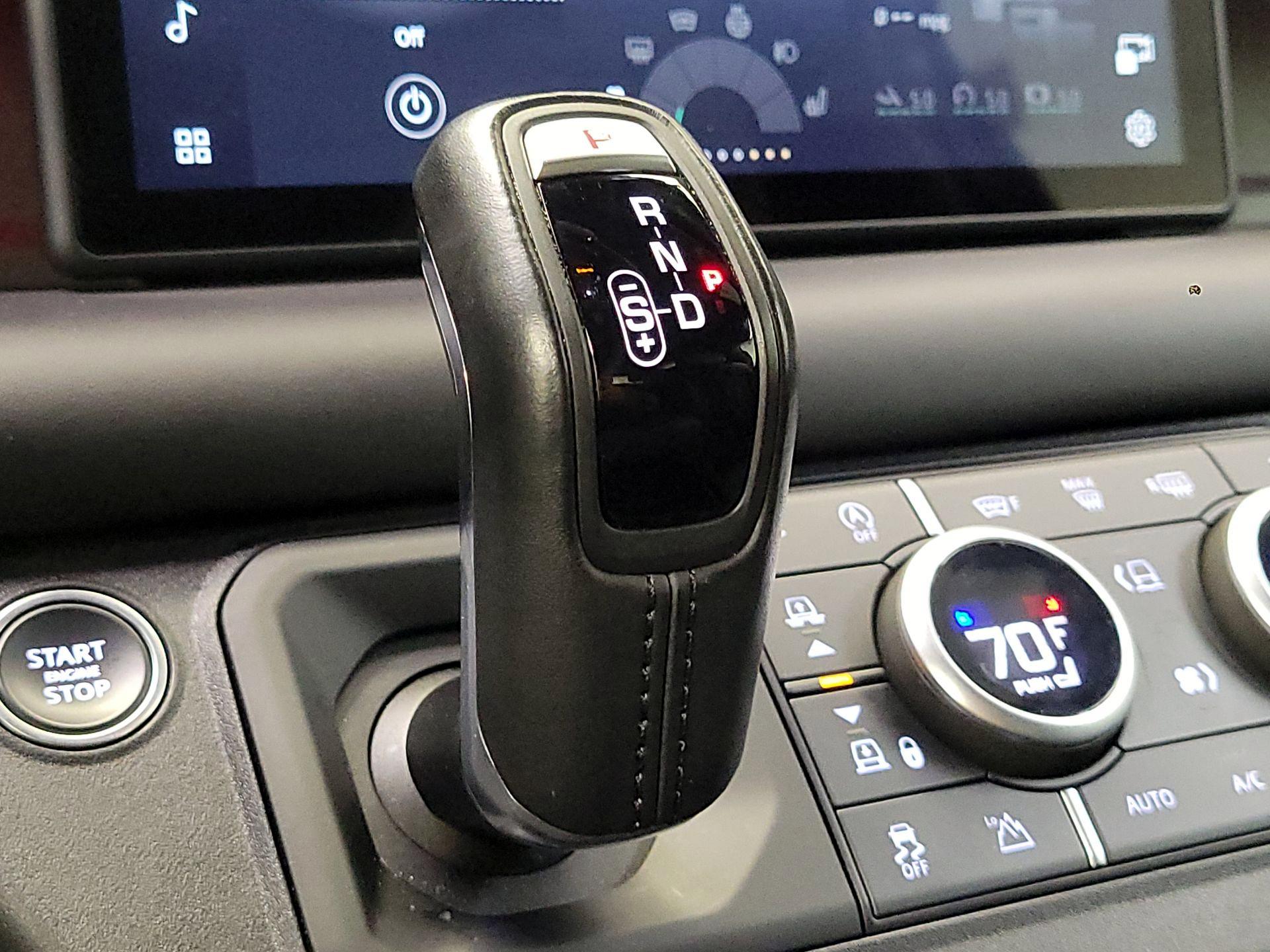 Thumbnail: 2022 Land Rover Defender - 17