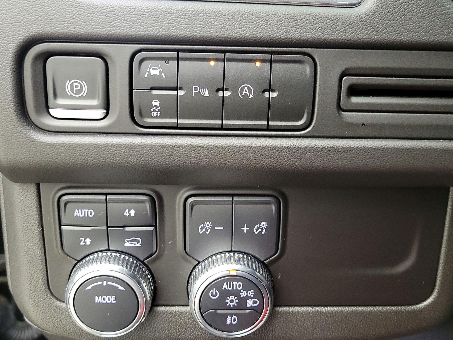 Thumbnail: 2023 GMC Yukon - 13