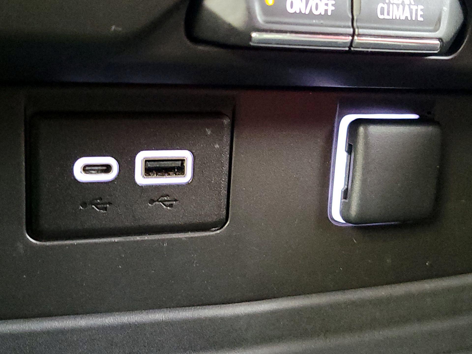 Thumbnail: 2023 GMC Yukon - 19