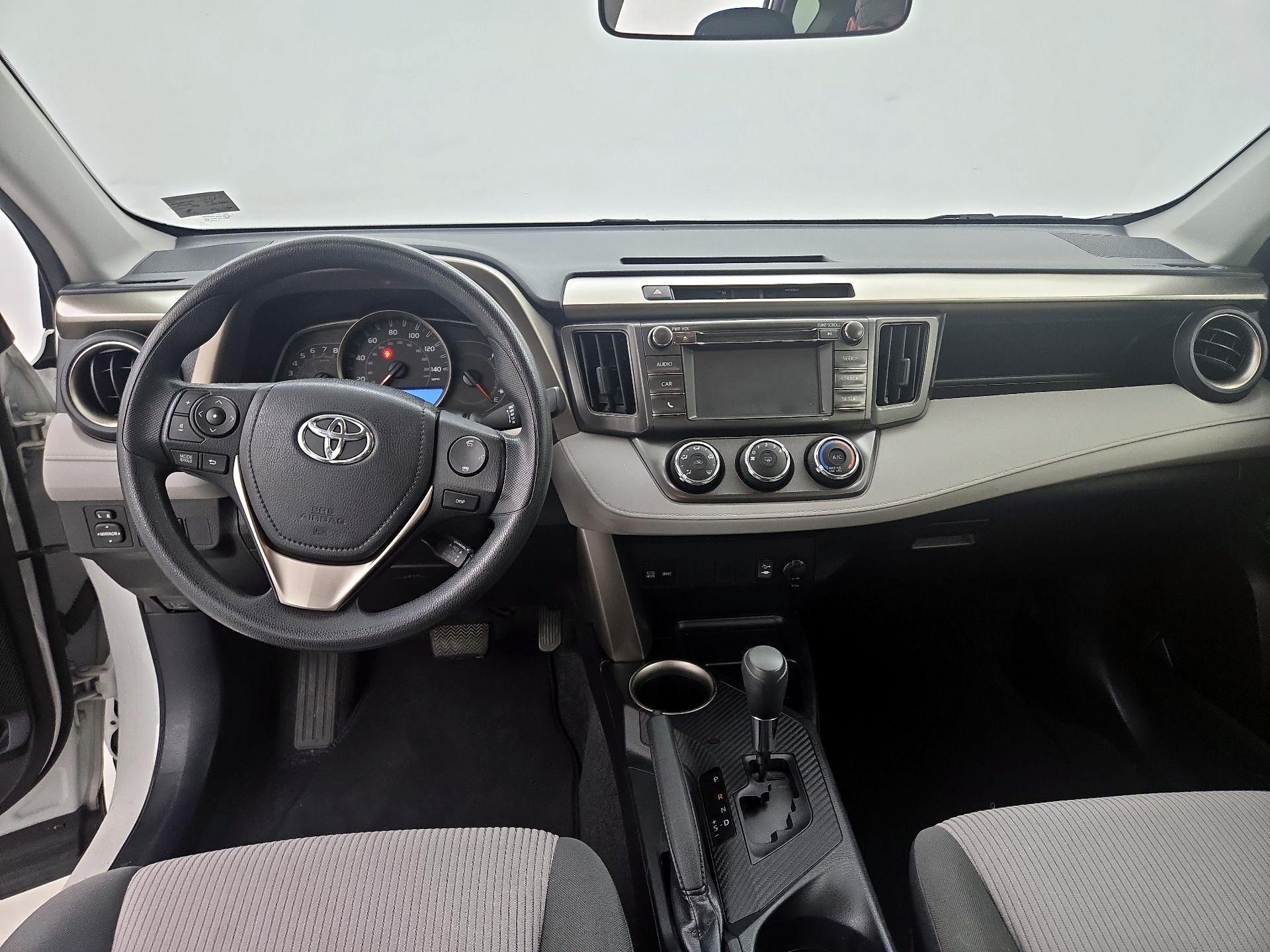 Thumbnail: 2015 Toyota RAV4 - 9