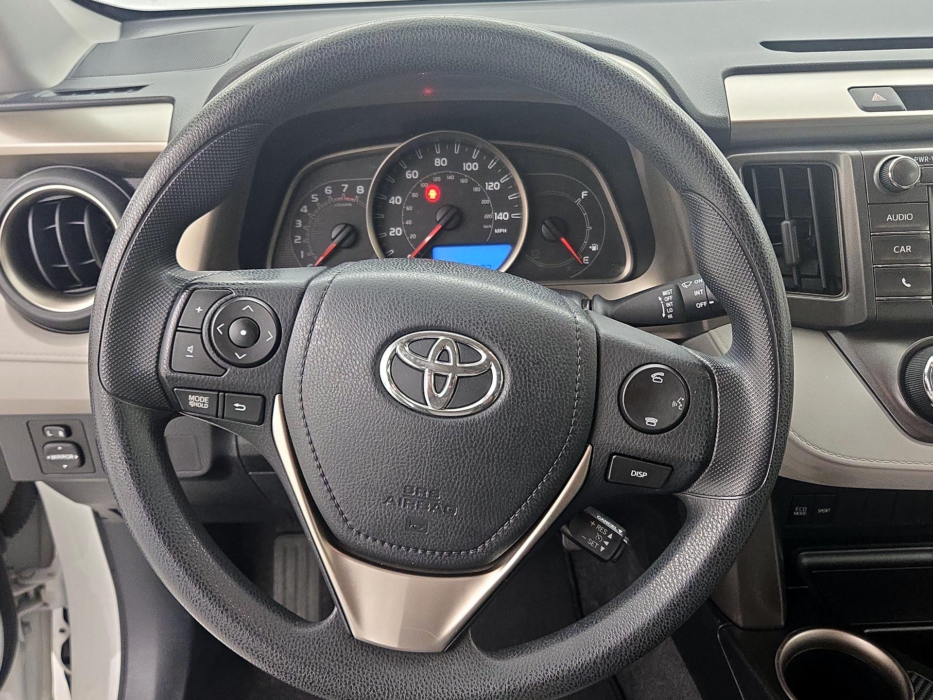 Thumbnail: 2015 Toyota RAV4 - 10