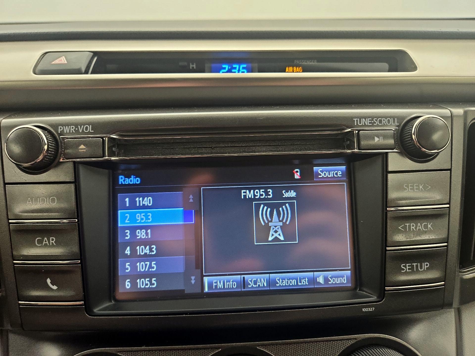 Thumbnail: 2015 Toyota RAV4 - 15