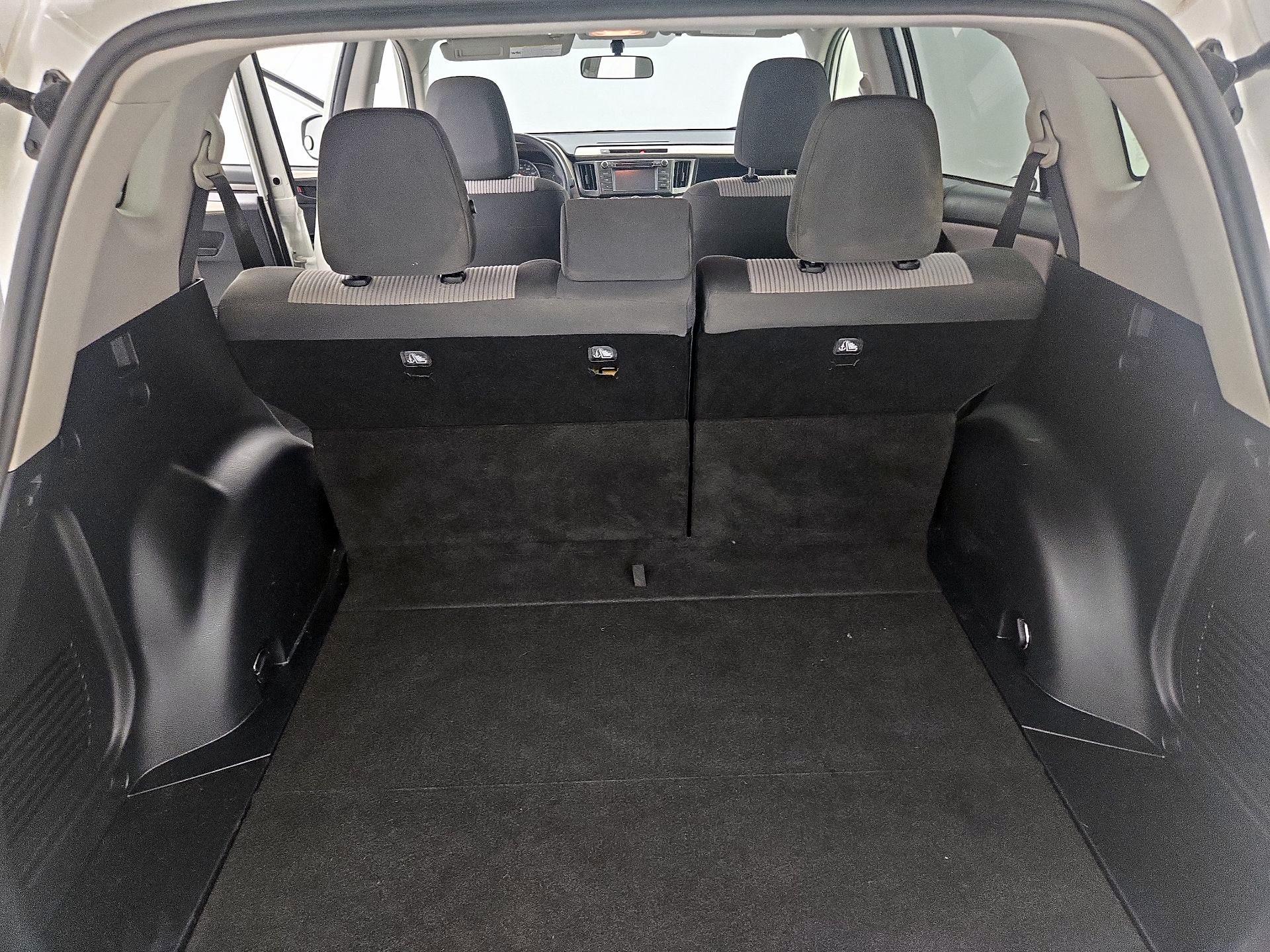 Thumbnail: 2015 Toyota RAV4 - 20