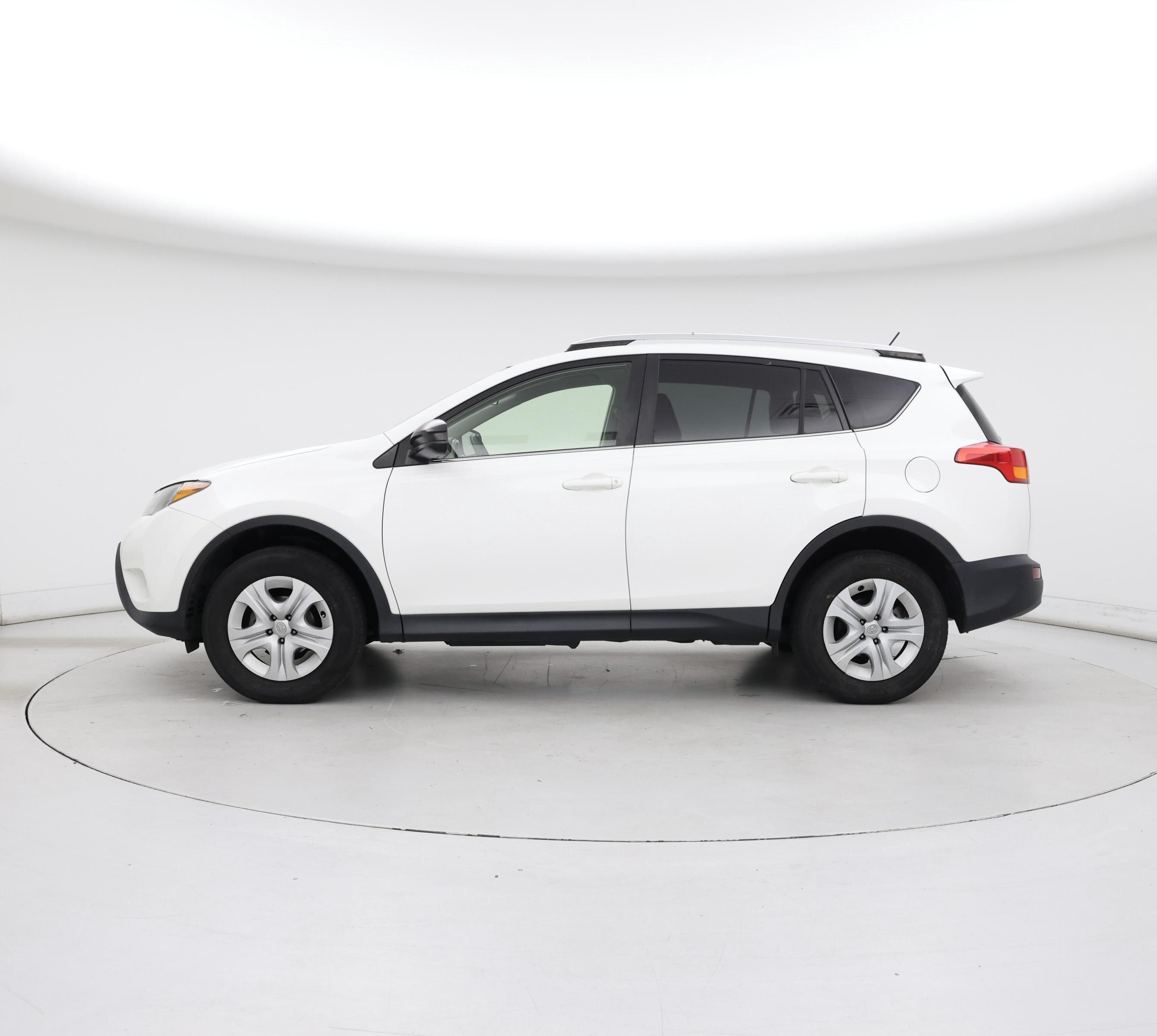 Thumbnail: 2015 Toyota RAV4 - 3