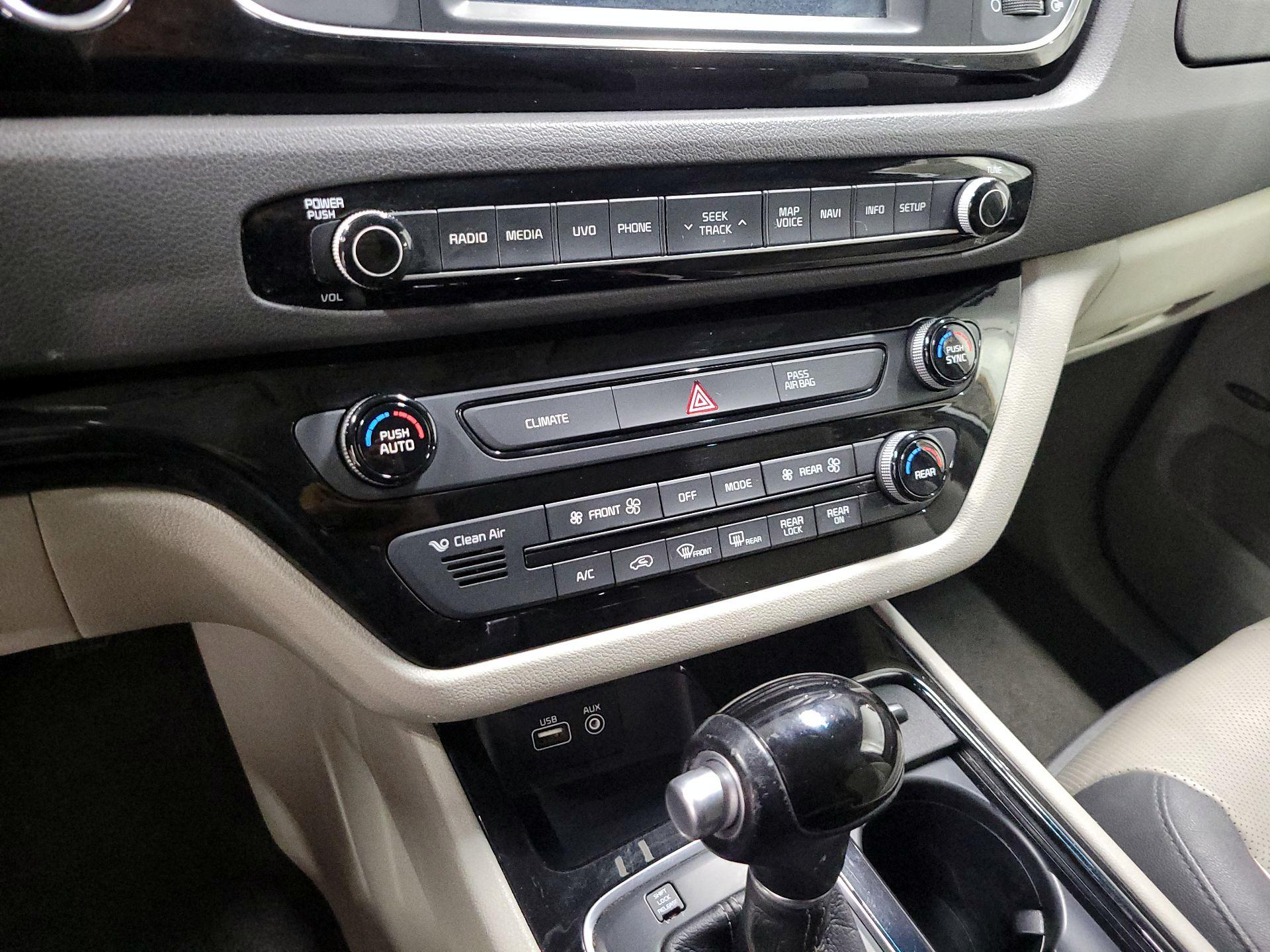 Thumbnail: 2015 Kia Sedona - 16