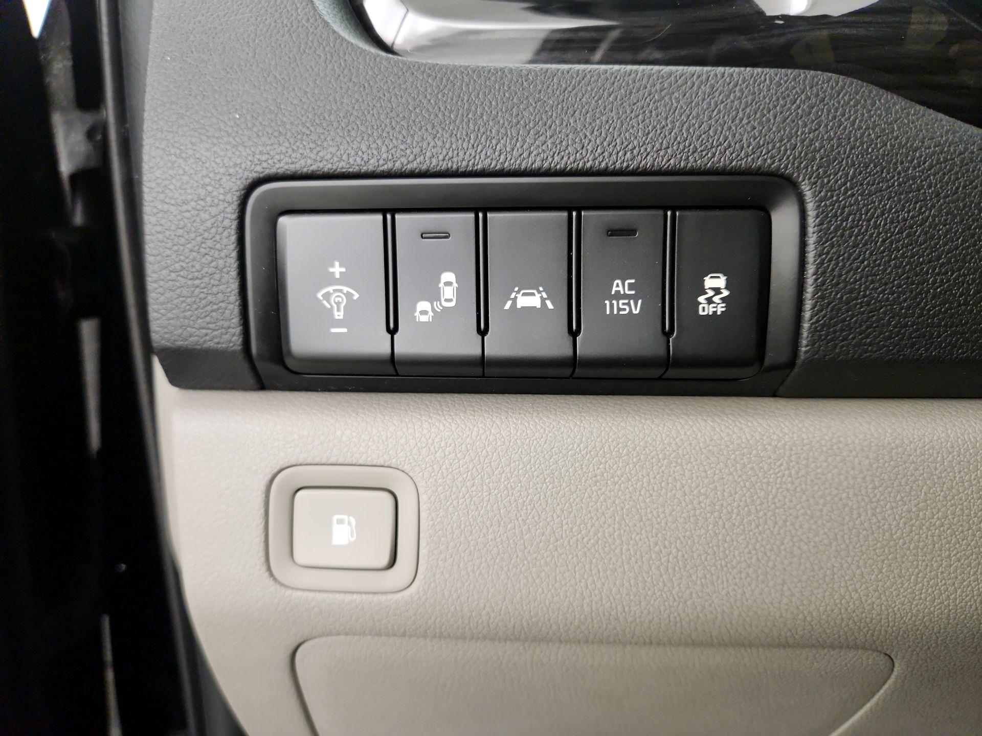 Thumbnail: 2020 Kia Sedona - 13