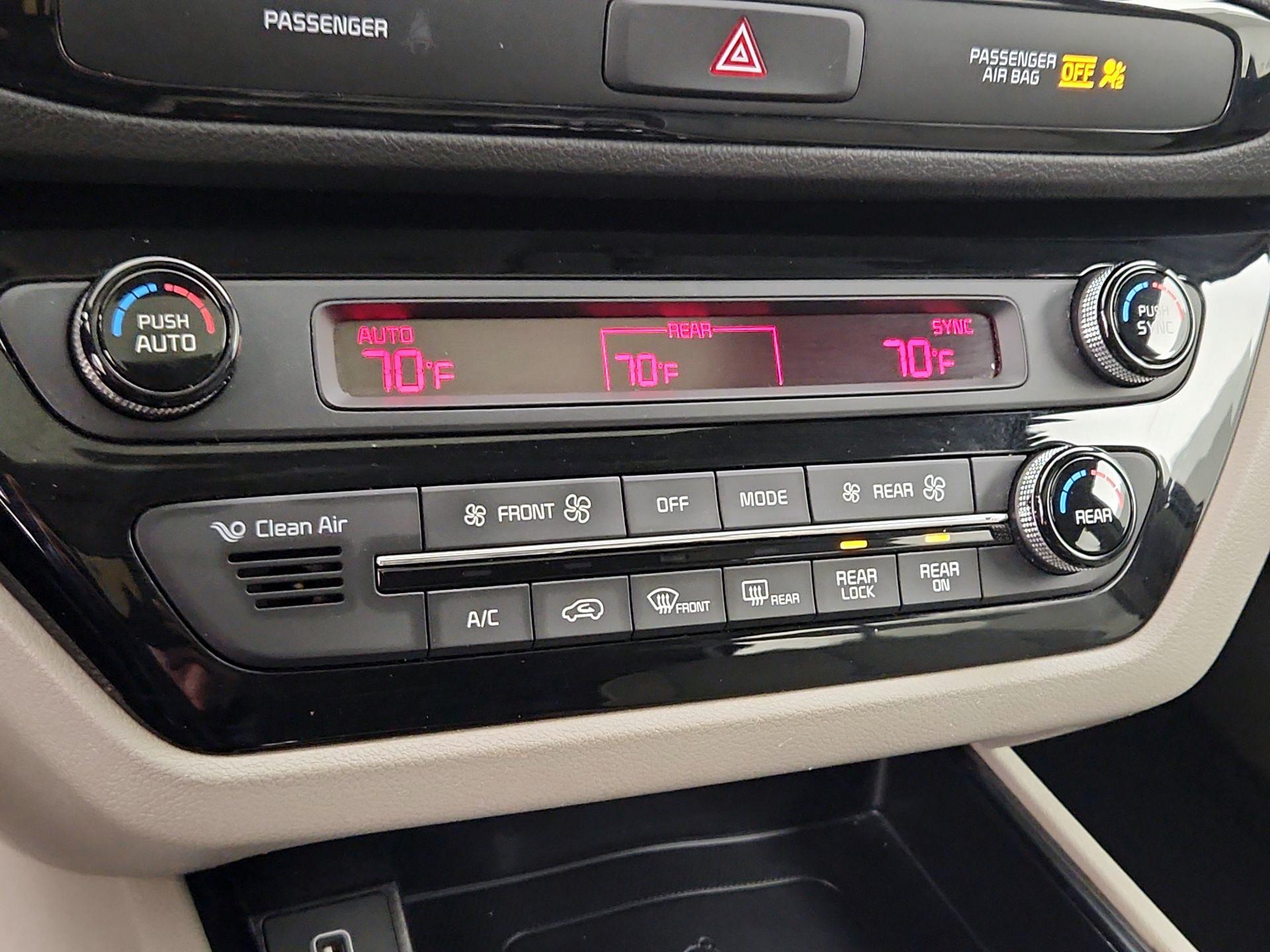 Thumbnail: 2020 Kia Sedona - 16