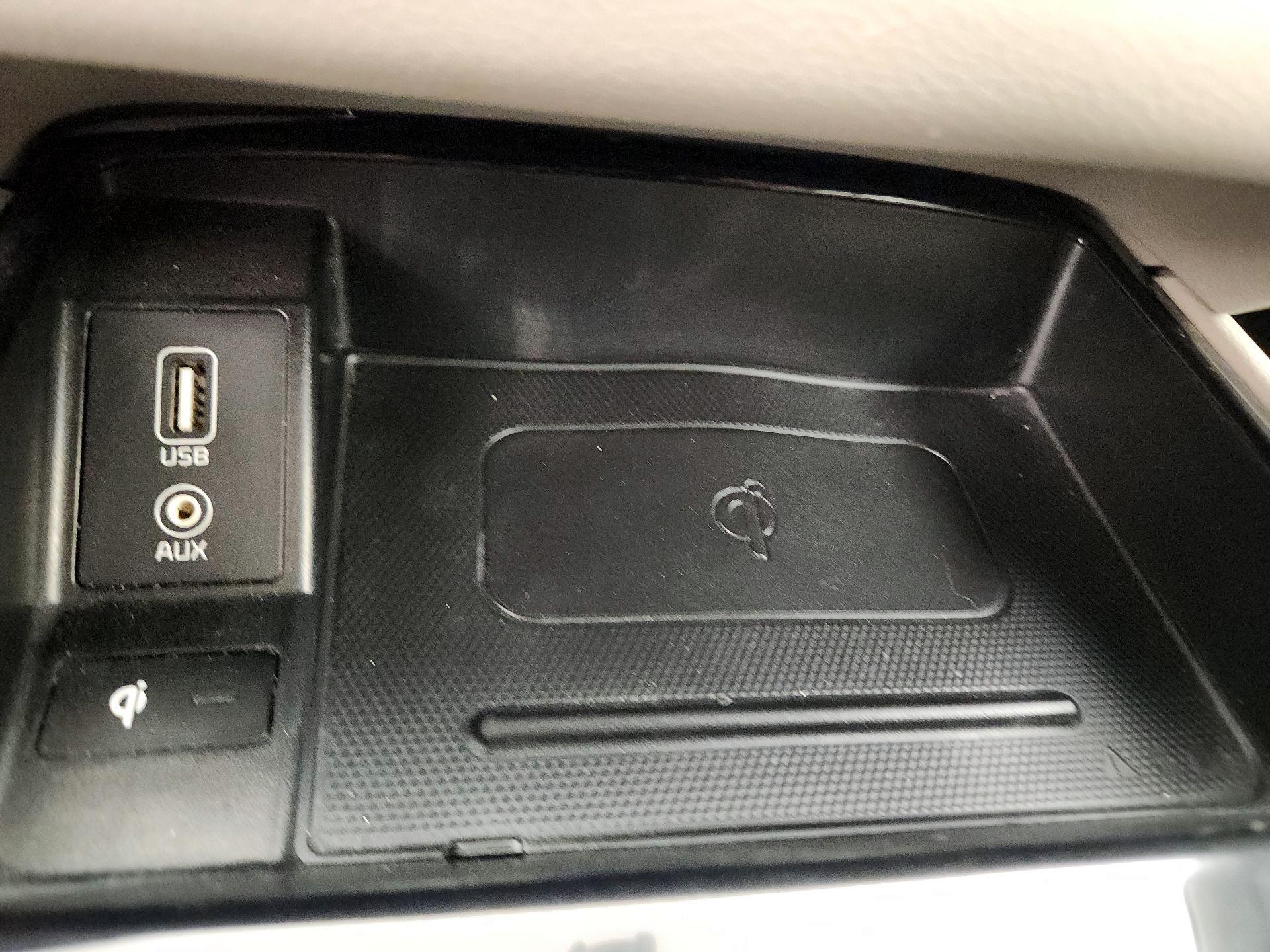 Thumbnail: 2020 Kia Sedona - 18